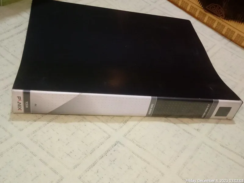کلاسور پلاستیکی خارجی قدیمی