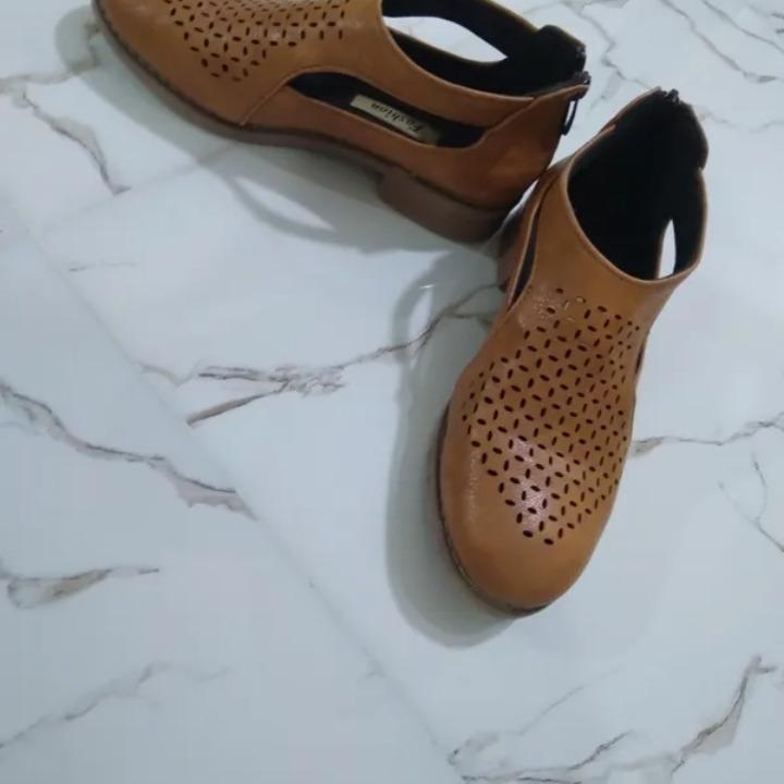 کفش چرم زنانه