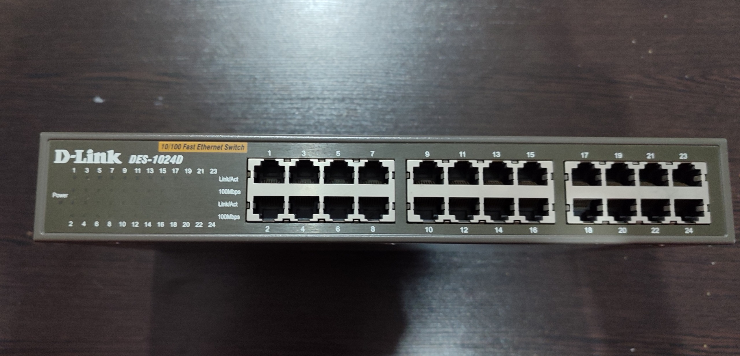 سوئیچ شبکه دی لینک 24 پورت DES-1024D