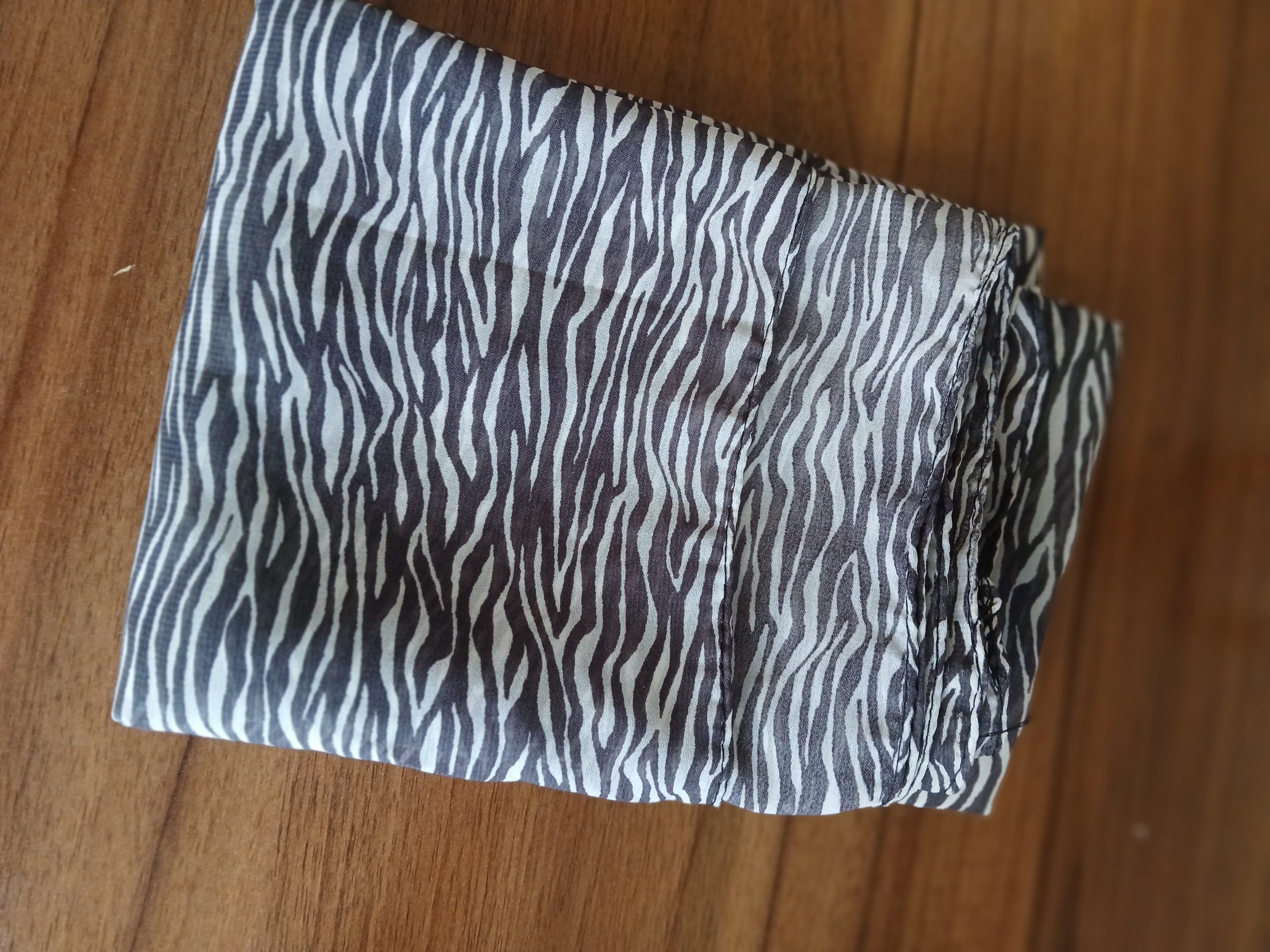 شال حریر طوسی