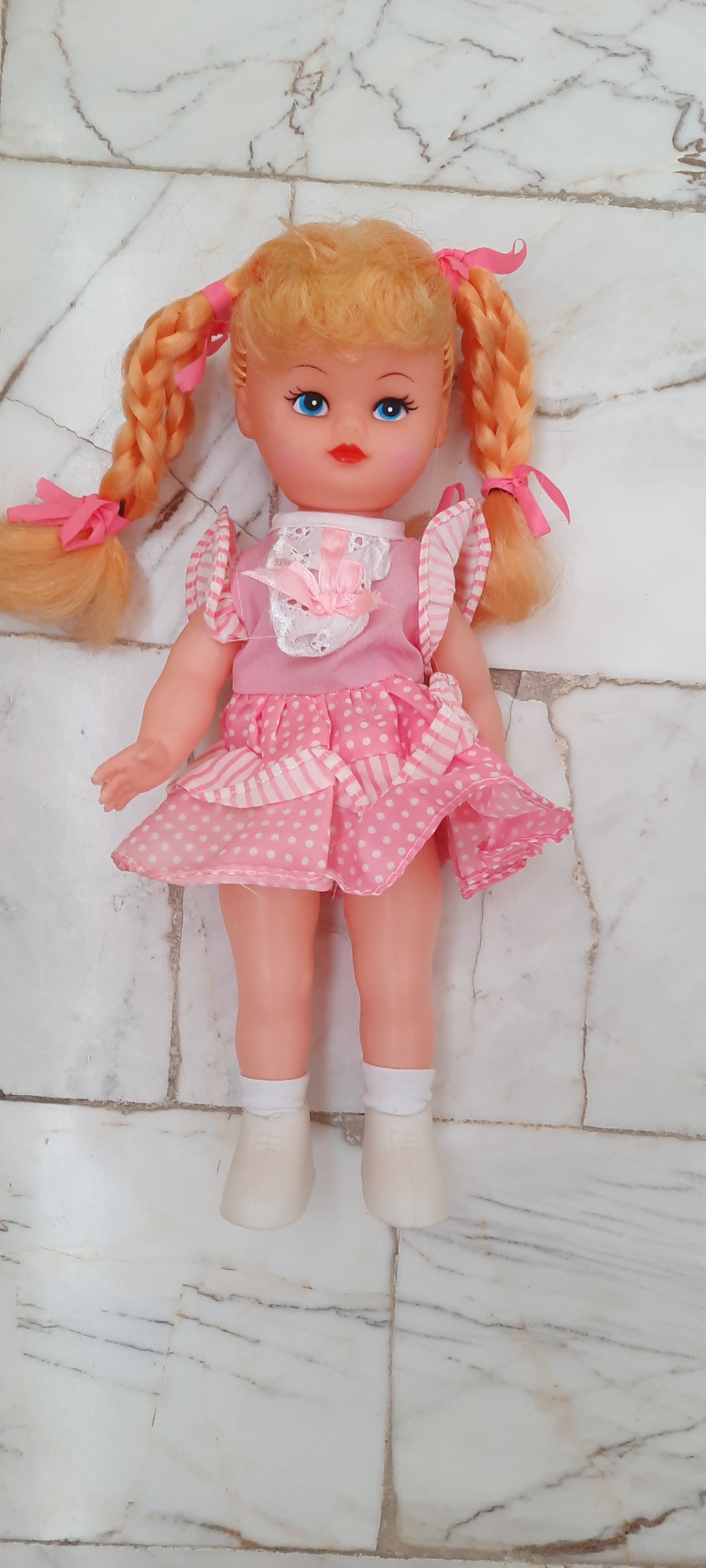 عروسک بانمک مو بلوند