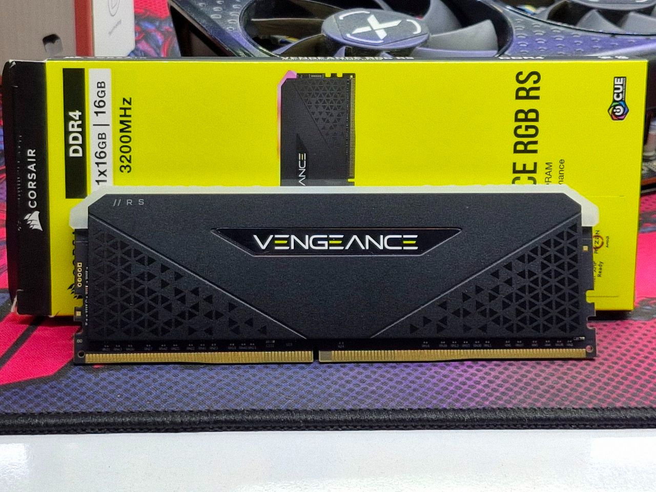 Ram Corsair 16 RGB رم DDR4