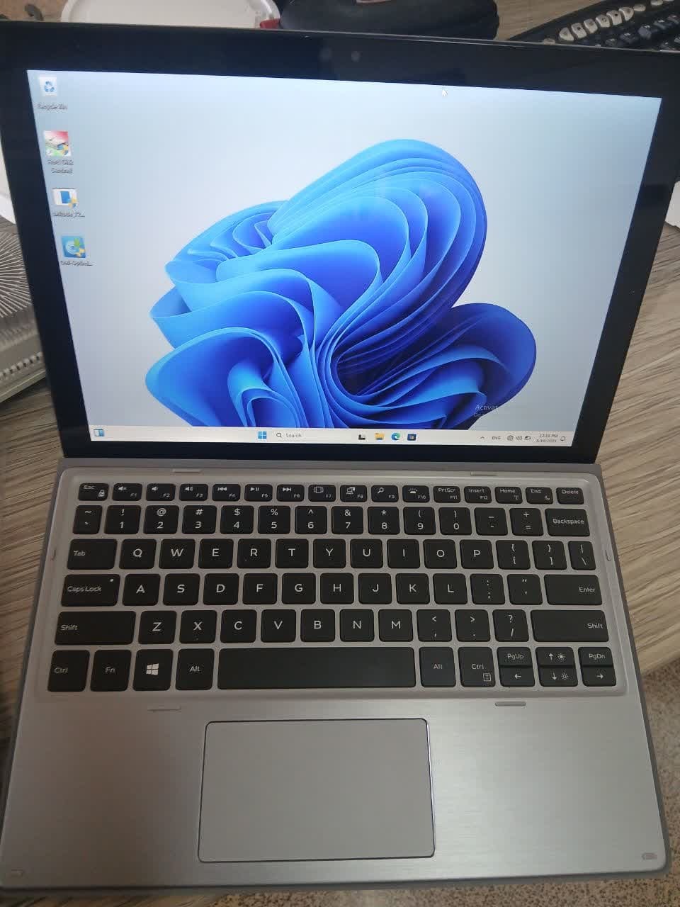لپ تاپ تبلت شو Dell Latitude 7210 2in1همراه کیبورد