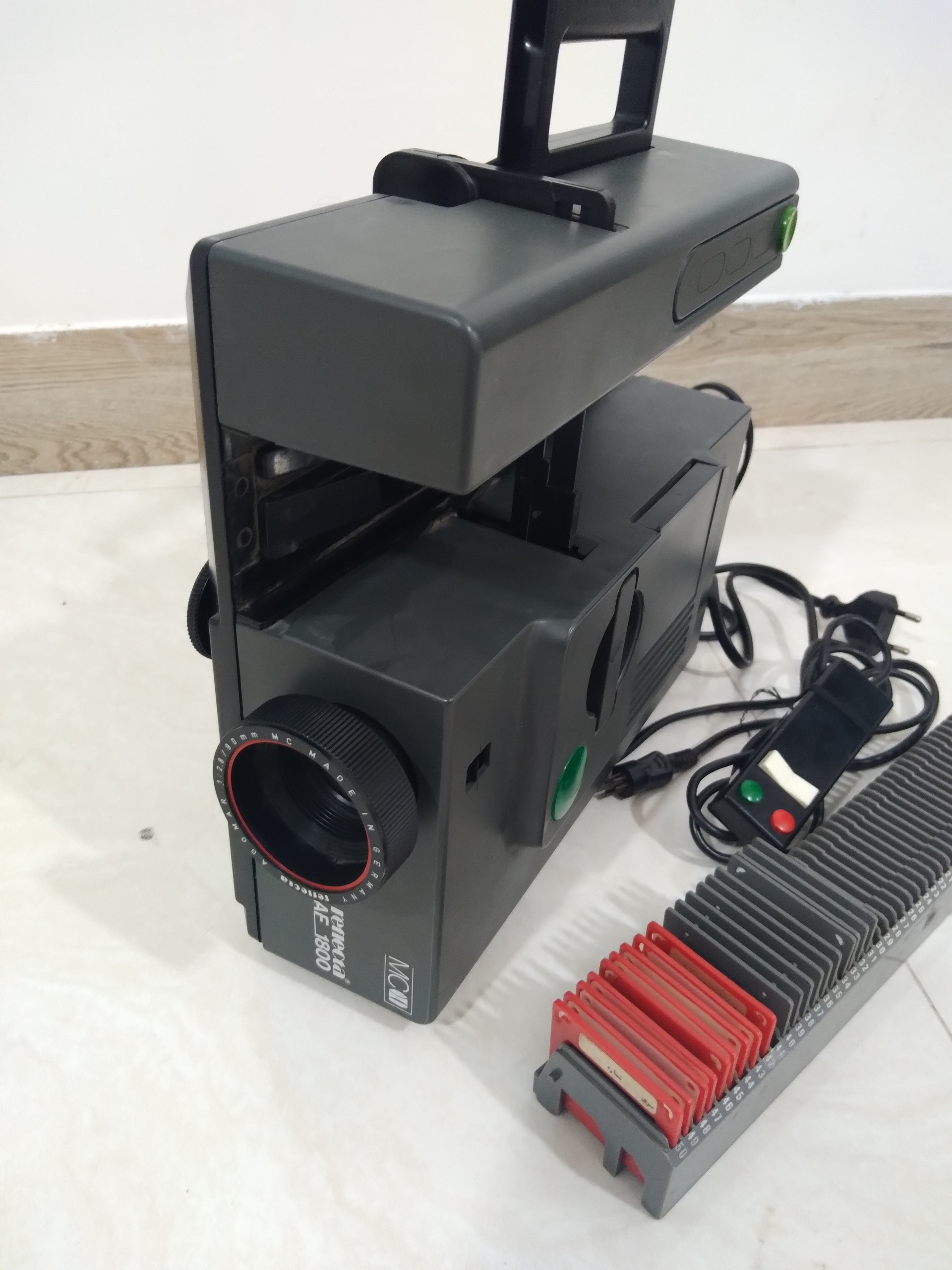 دستگاه اسلاید قدیمی