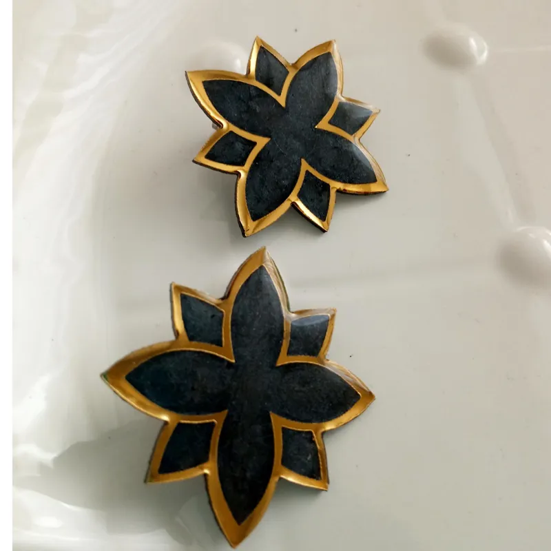 گوشواره طلایی مشکی