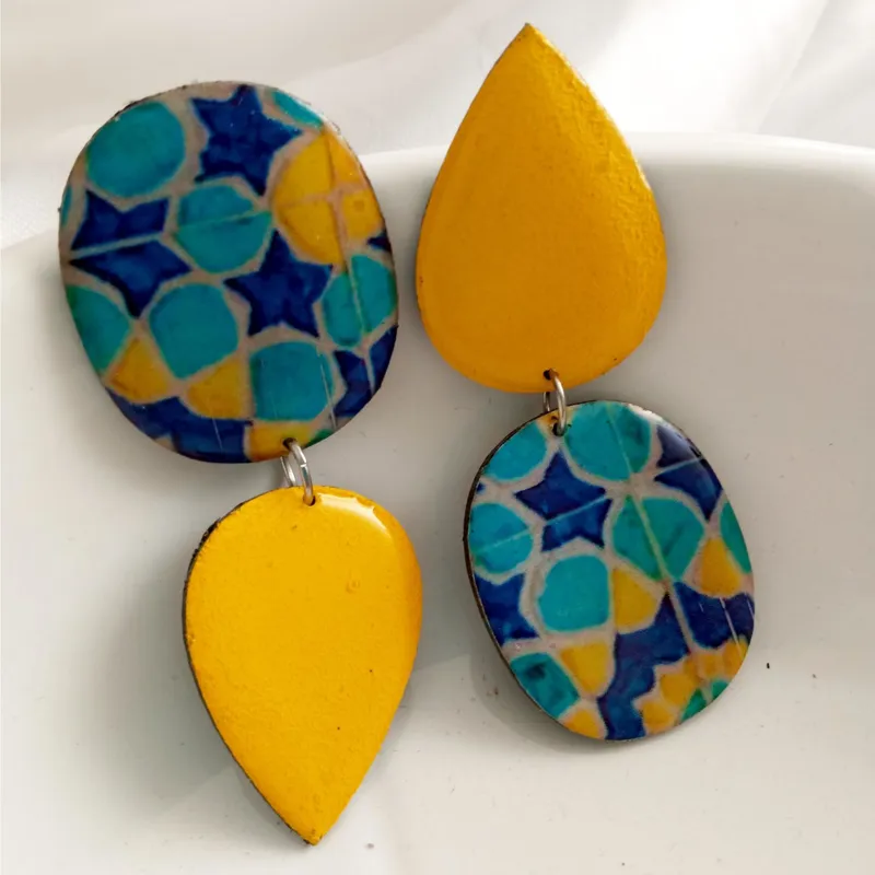 گوشواره کاشی کاری
