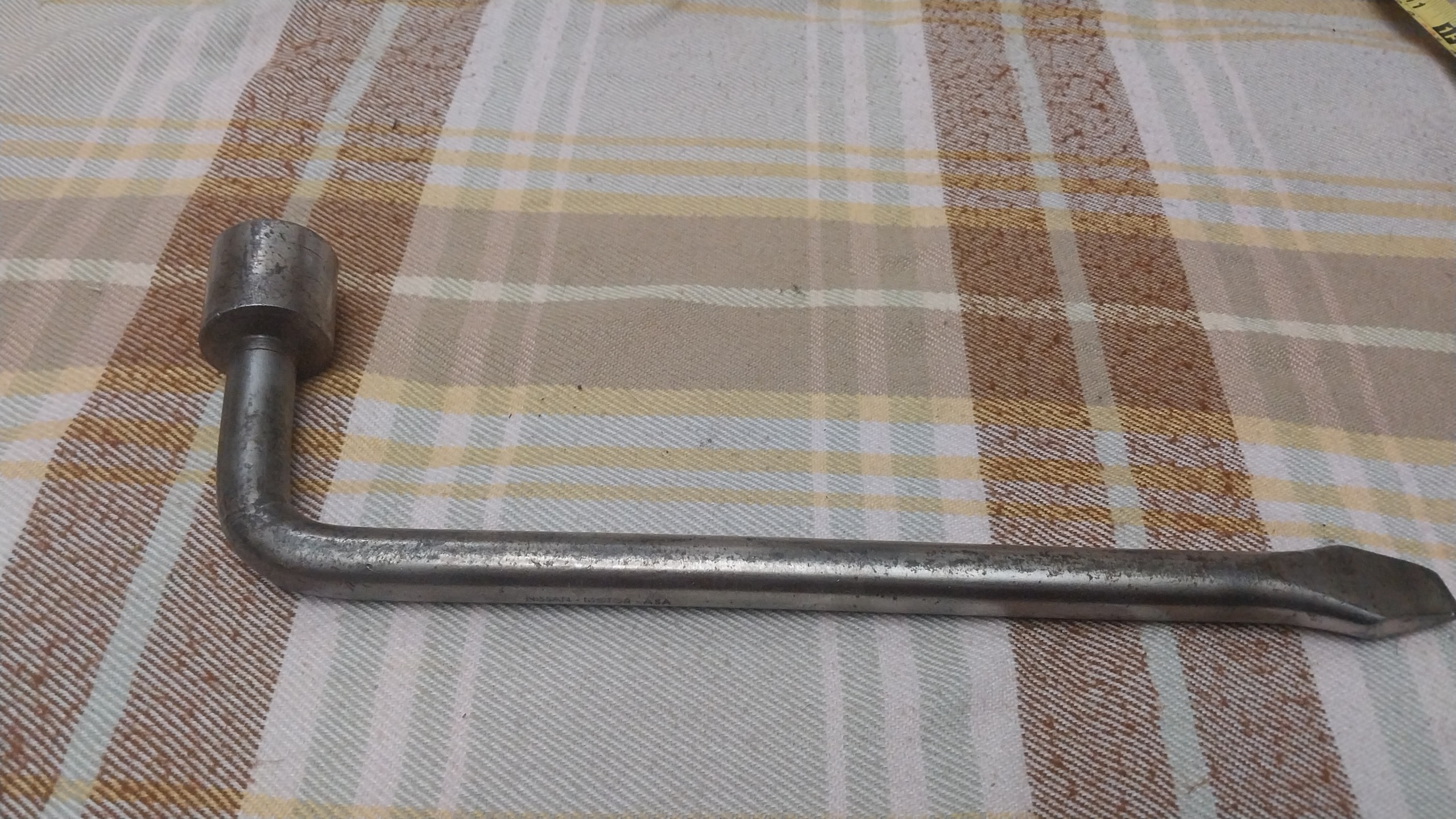 اچار چرخ خودرو  نیسان سایز23