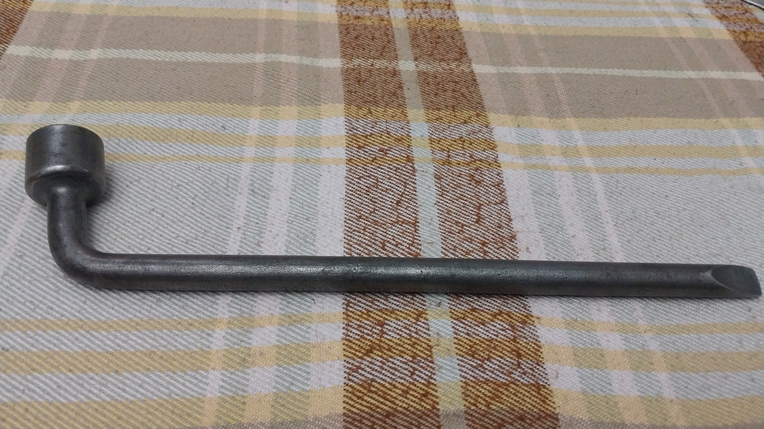 اچار  چرخ خودرو تویوتا ژاپن  سایز 21 اصلی