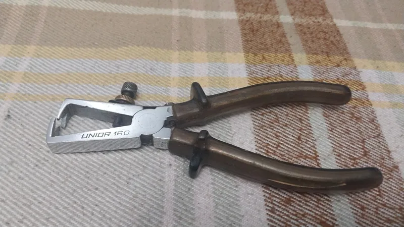 انبر سیم لخت کن یونیور سایز160