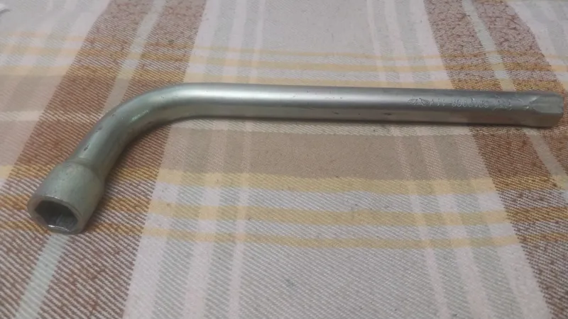 اچار چرخ و اچار شمع خودرو سایز17