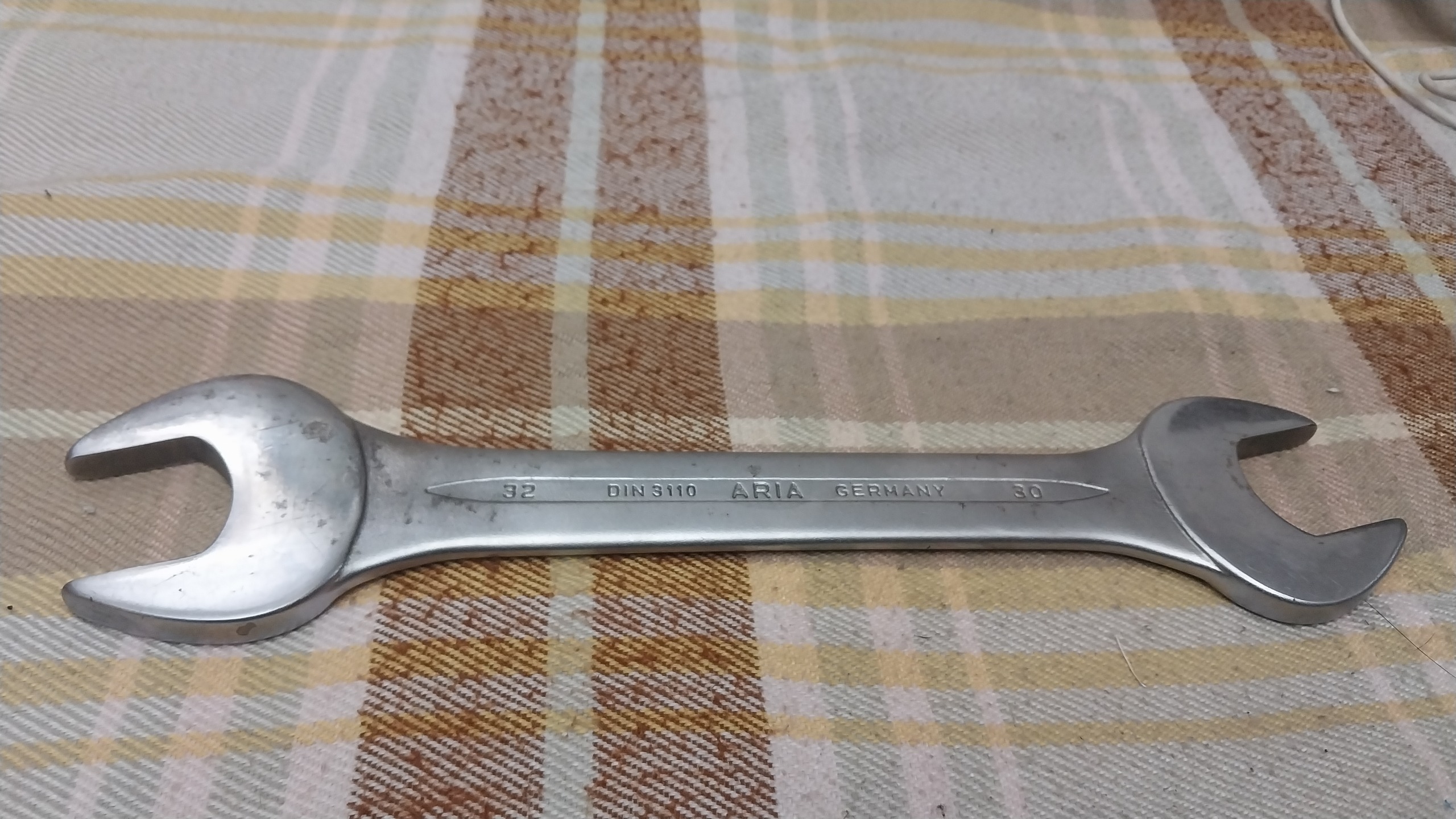 اچار دو سرتخت آلمانی ARIA سایز30و32