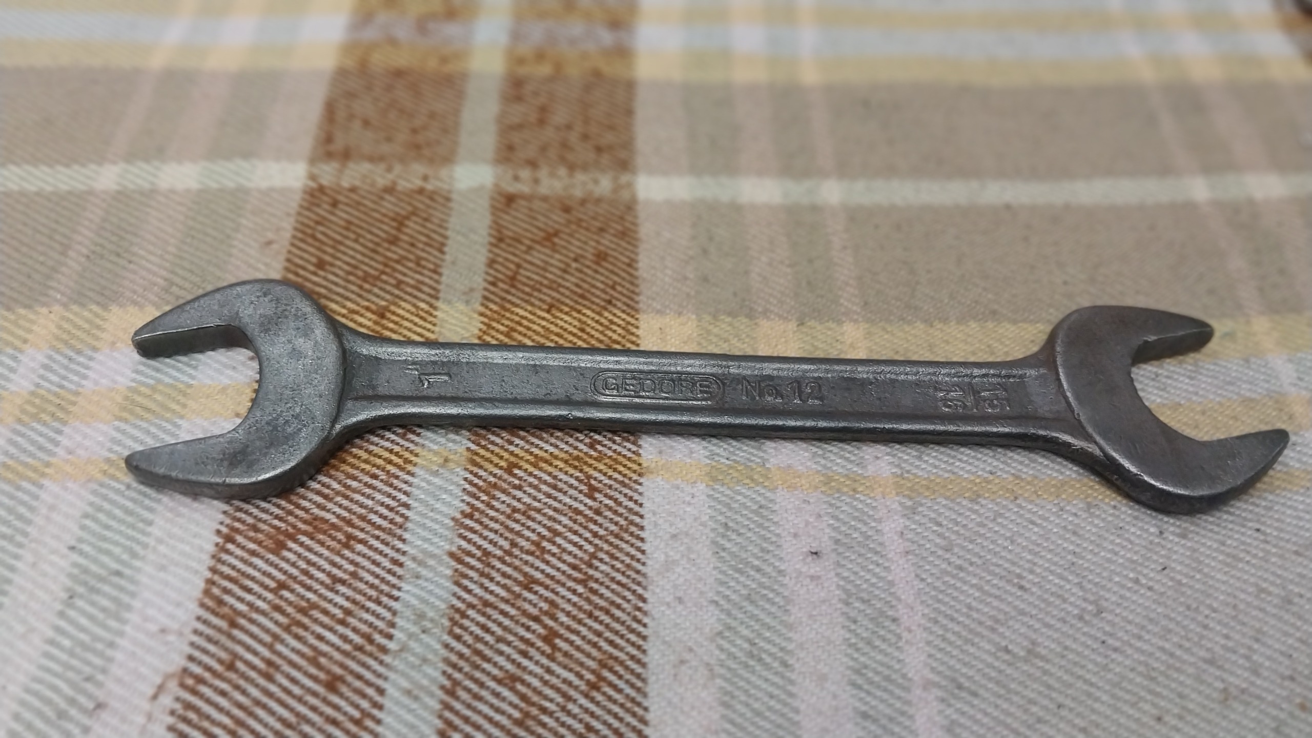 اچار دو سرتخت GEDORE خارجی سایز24و25 اینچی