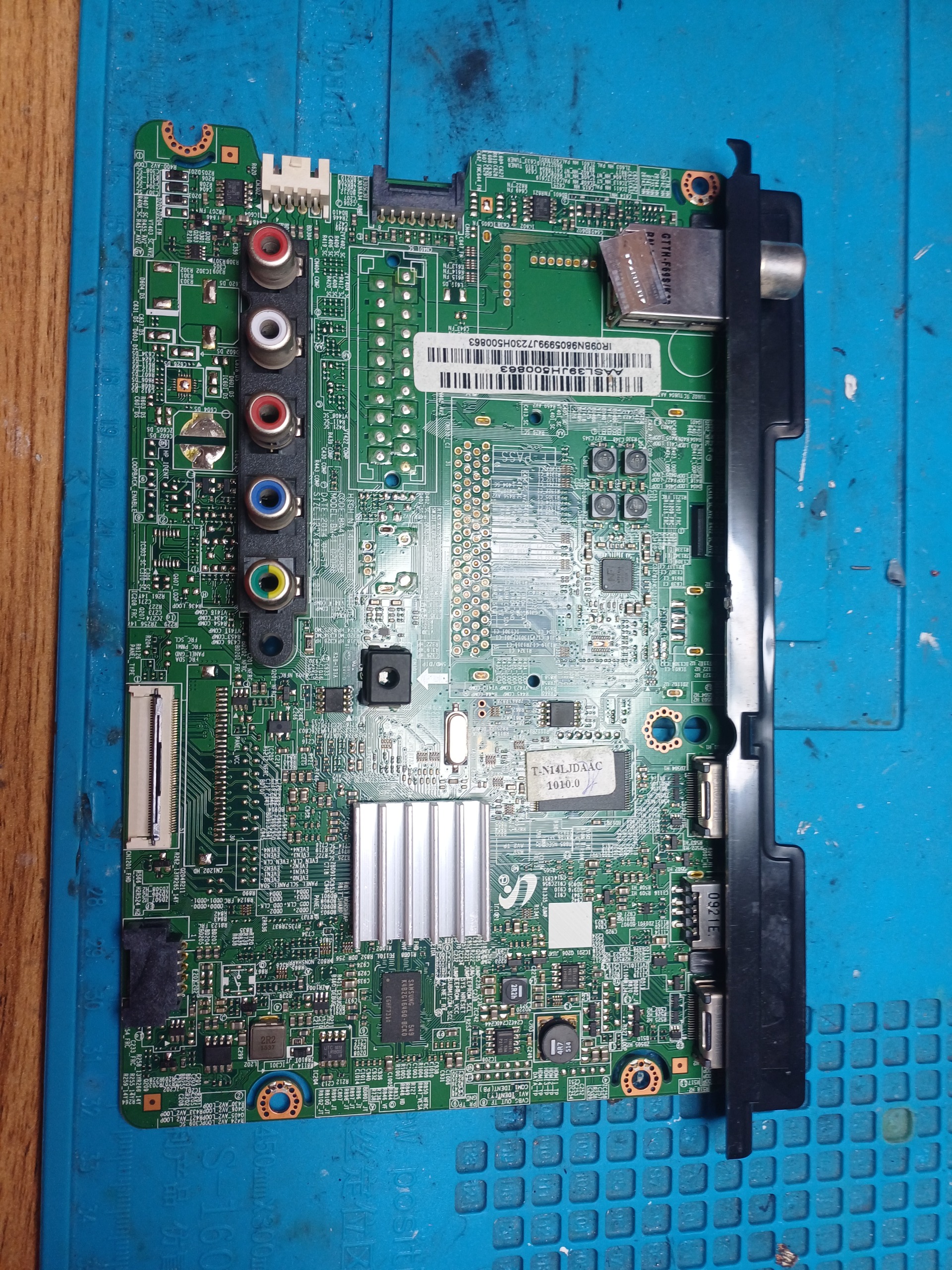 برد مین تلویزیون سامسونگ UN40J5200