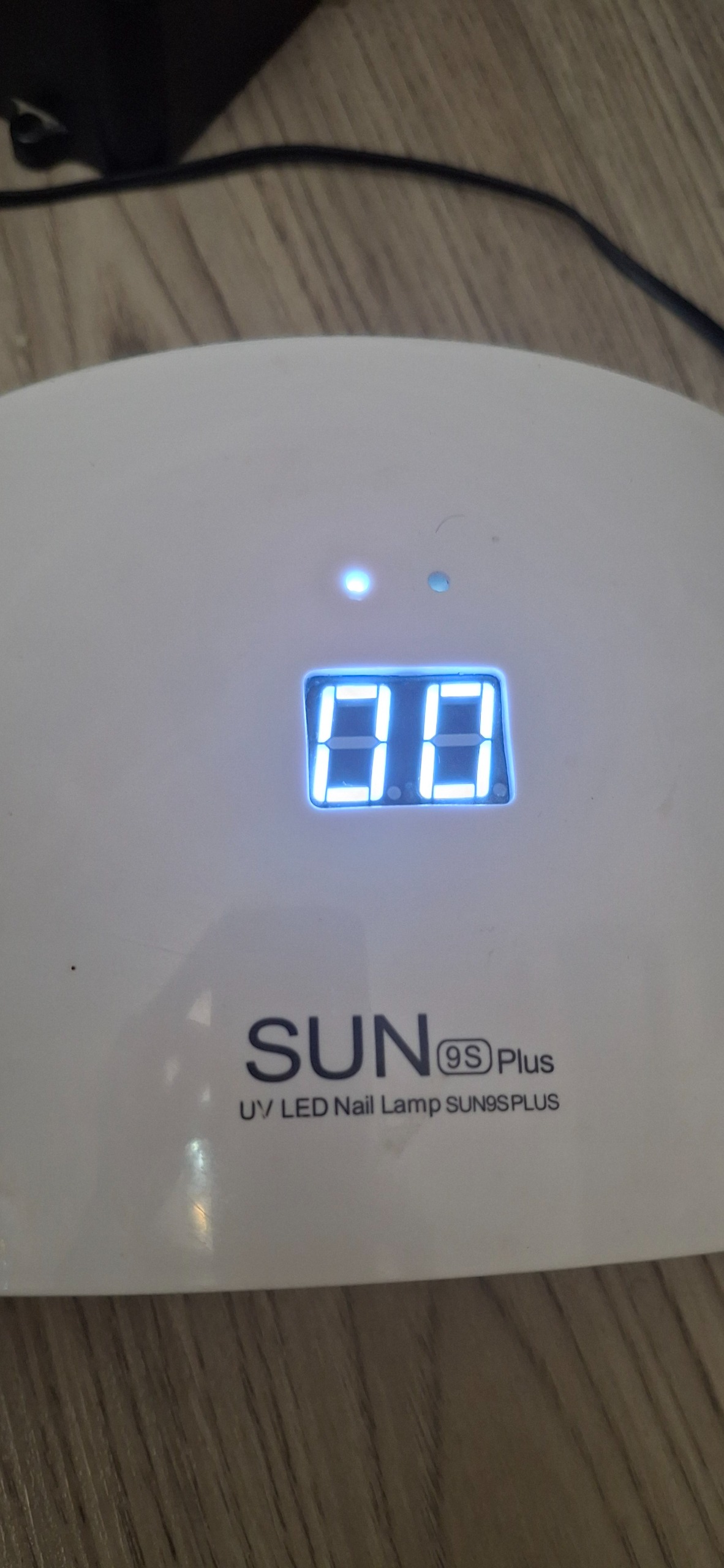چراغ  یووی ناخن