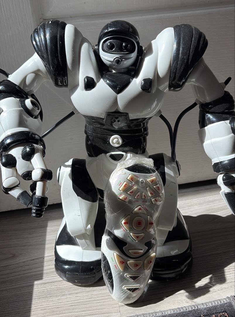 ربات کنترلی هوشمند calvin