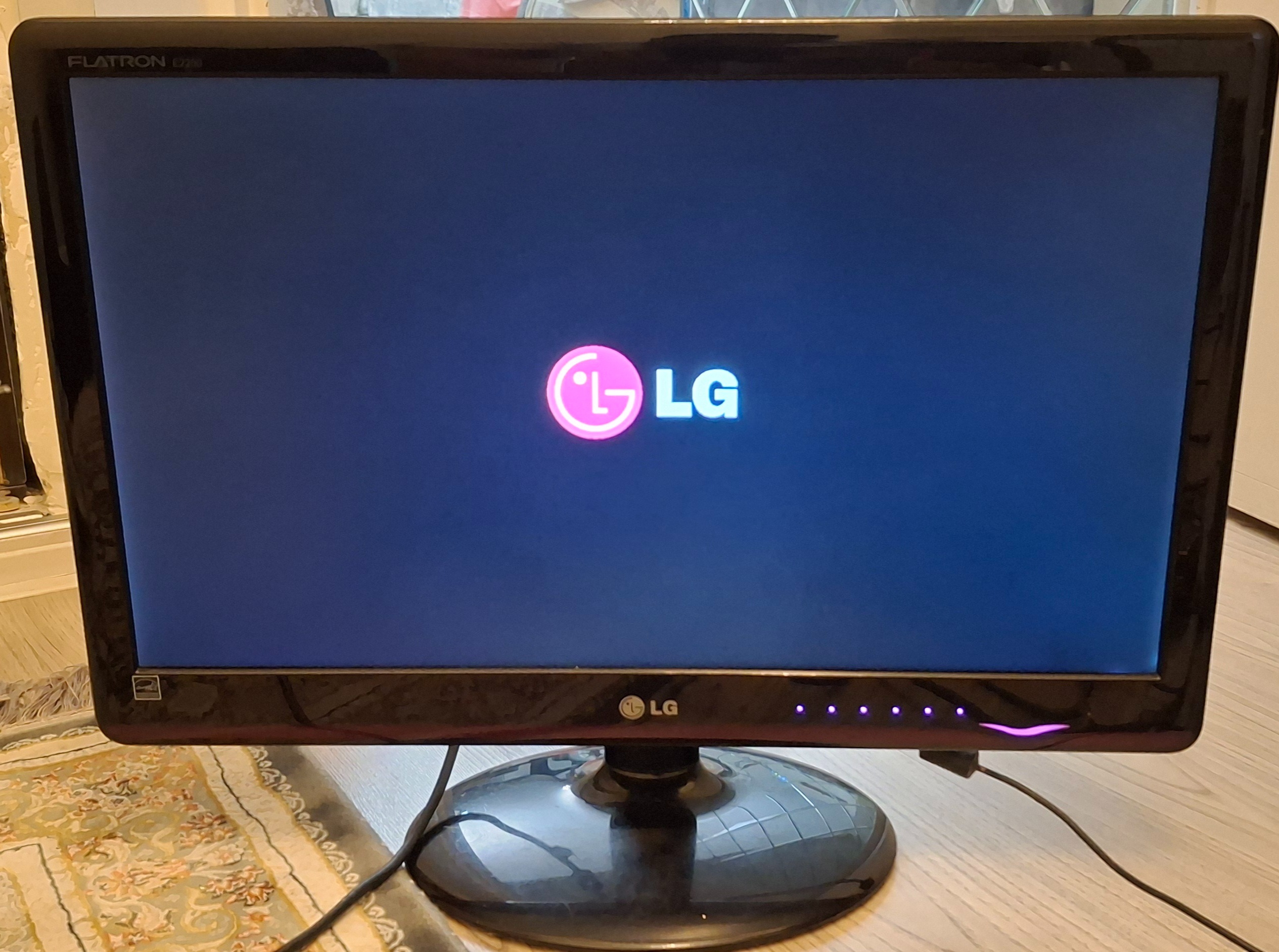 مانیتور LG Flatron 22 اینچ