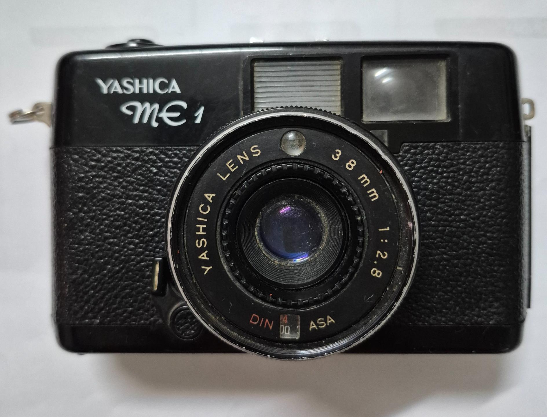 دوربین عکاسی قدیمی YASHICA mE1