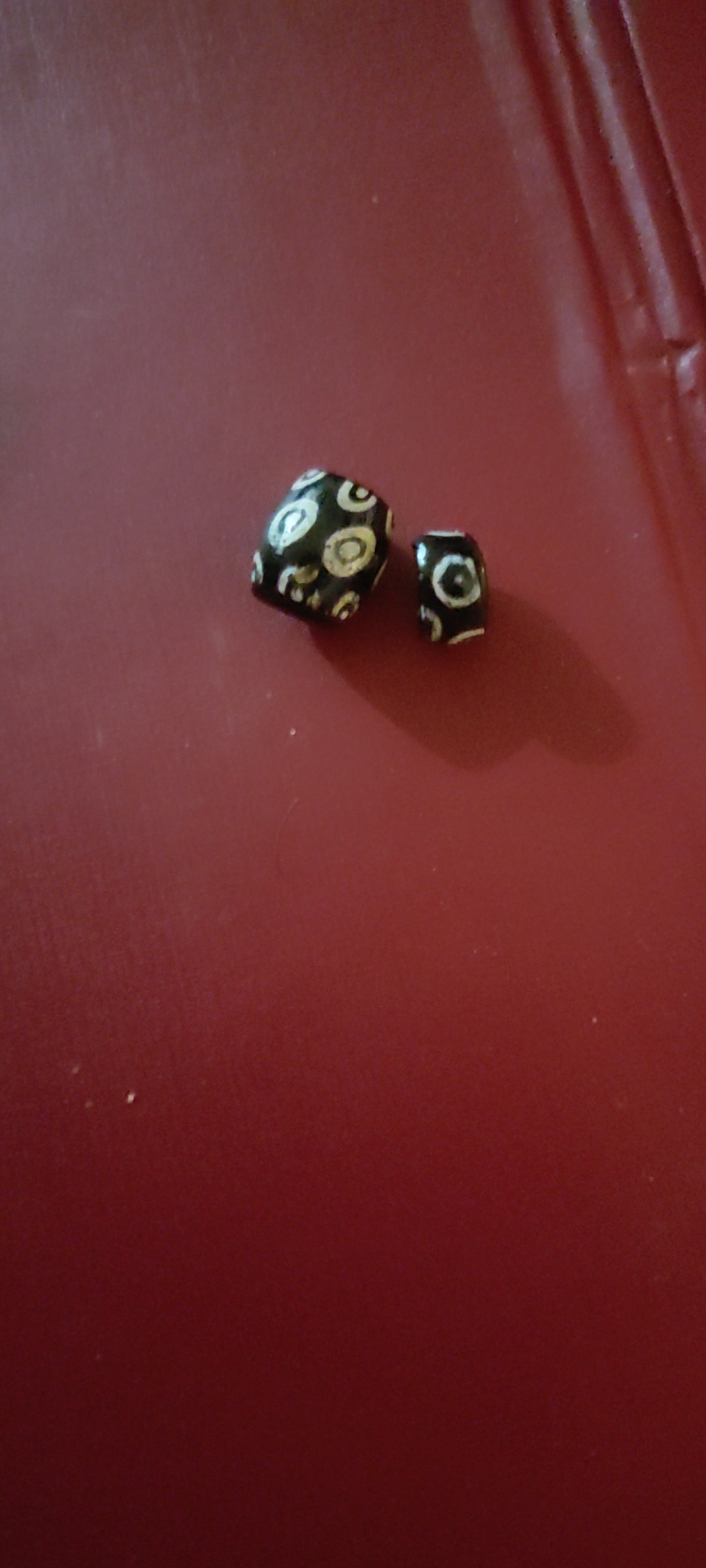 مهره کهنه مینا یا چشم زخم