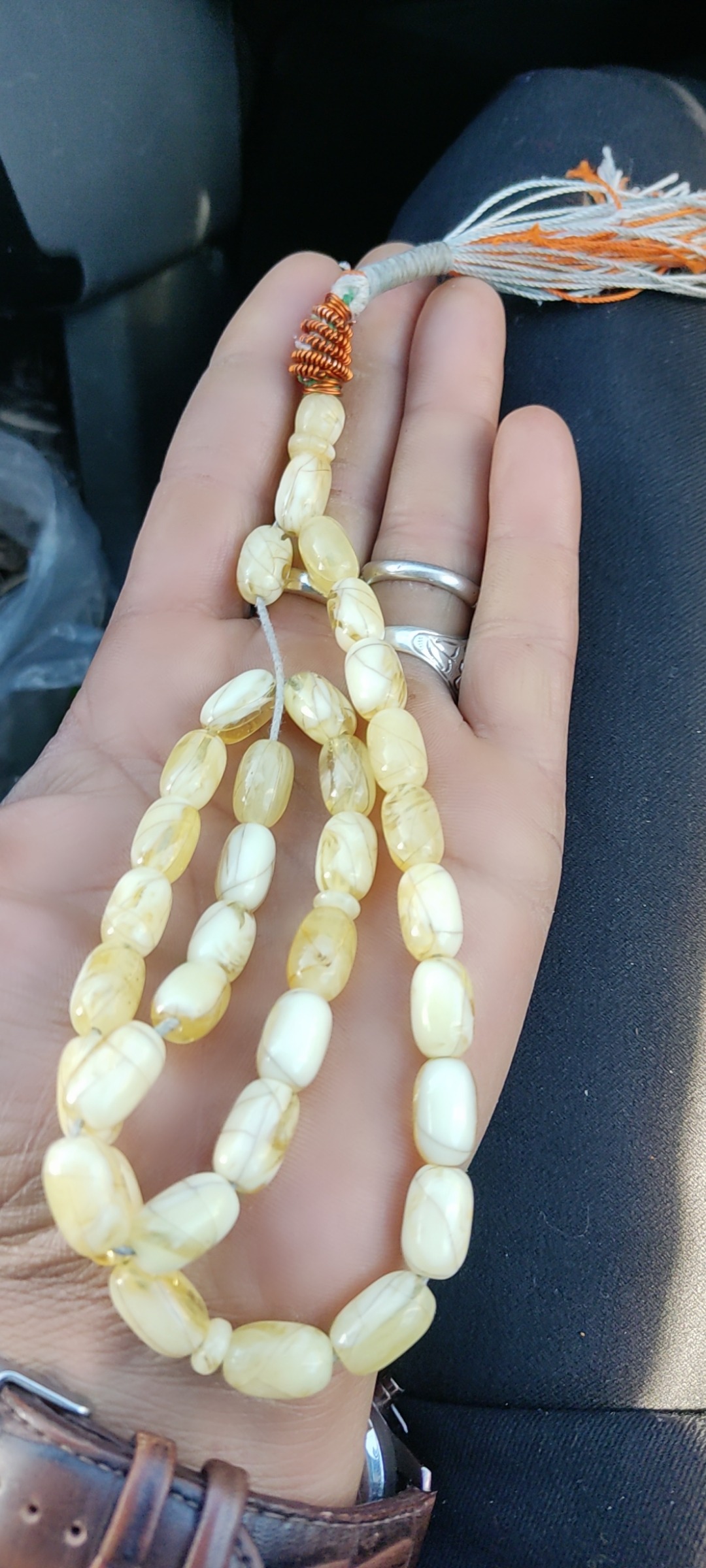 تسبیح کهربا فوق کهنه تضمینی بسیار زیبا