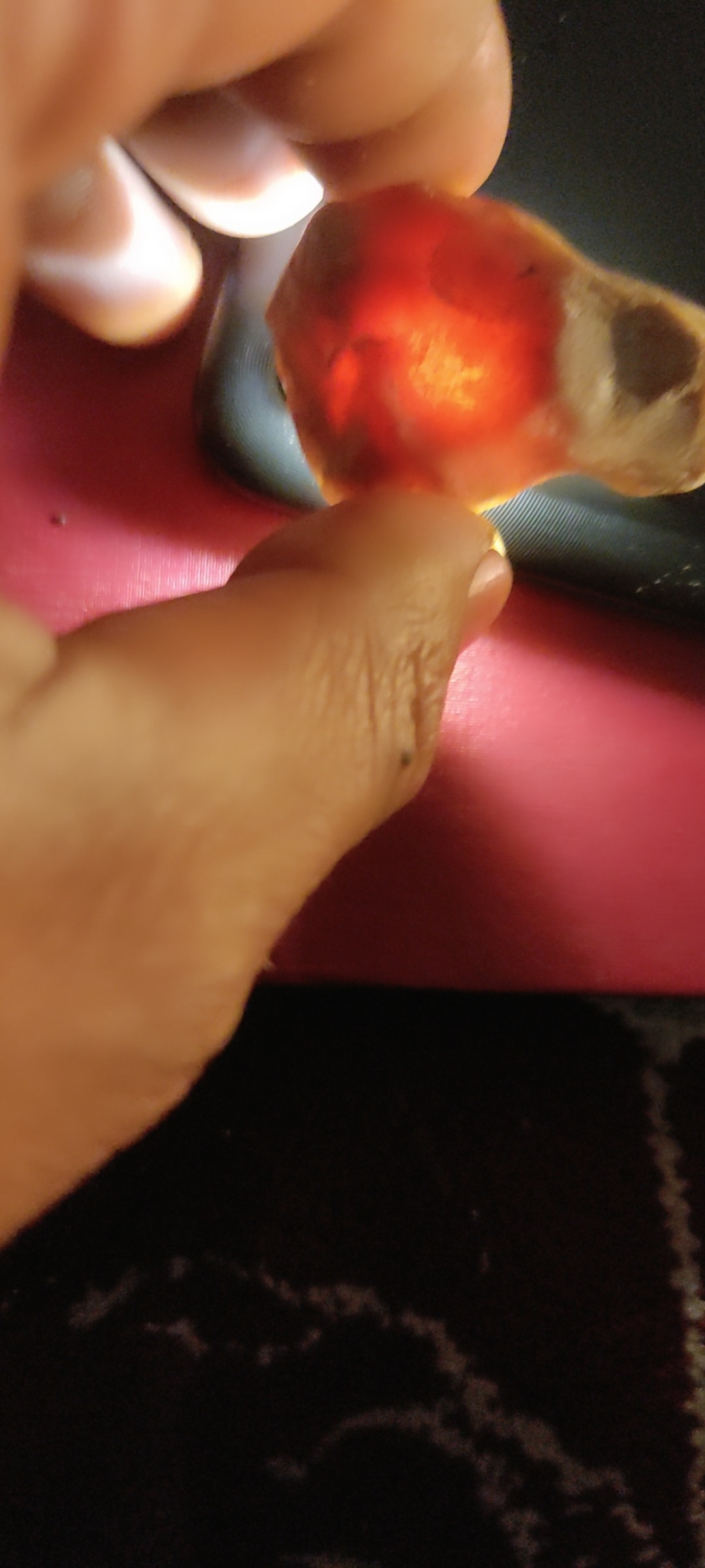 سنگ راف معدنی یاقوت زرد بی نهایت زیبا ودرخشان