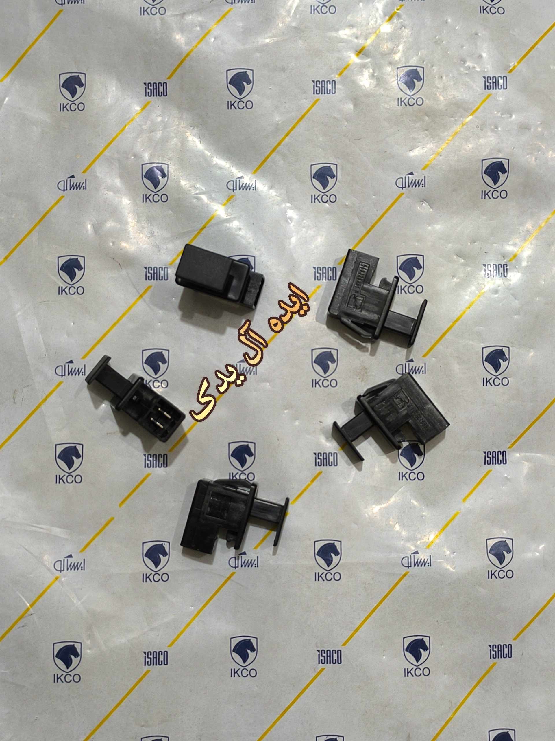 شاسی کلید قطع کن چراغ صندوق عقب دنا پلاس(هر عدد)