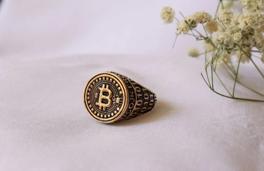 انگشتر بیت کوین درجه یک عالی رنگ ثابت