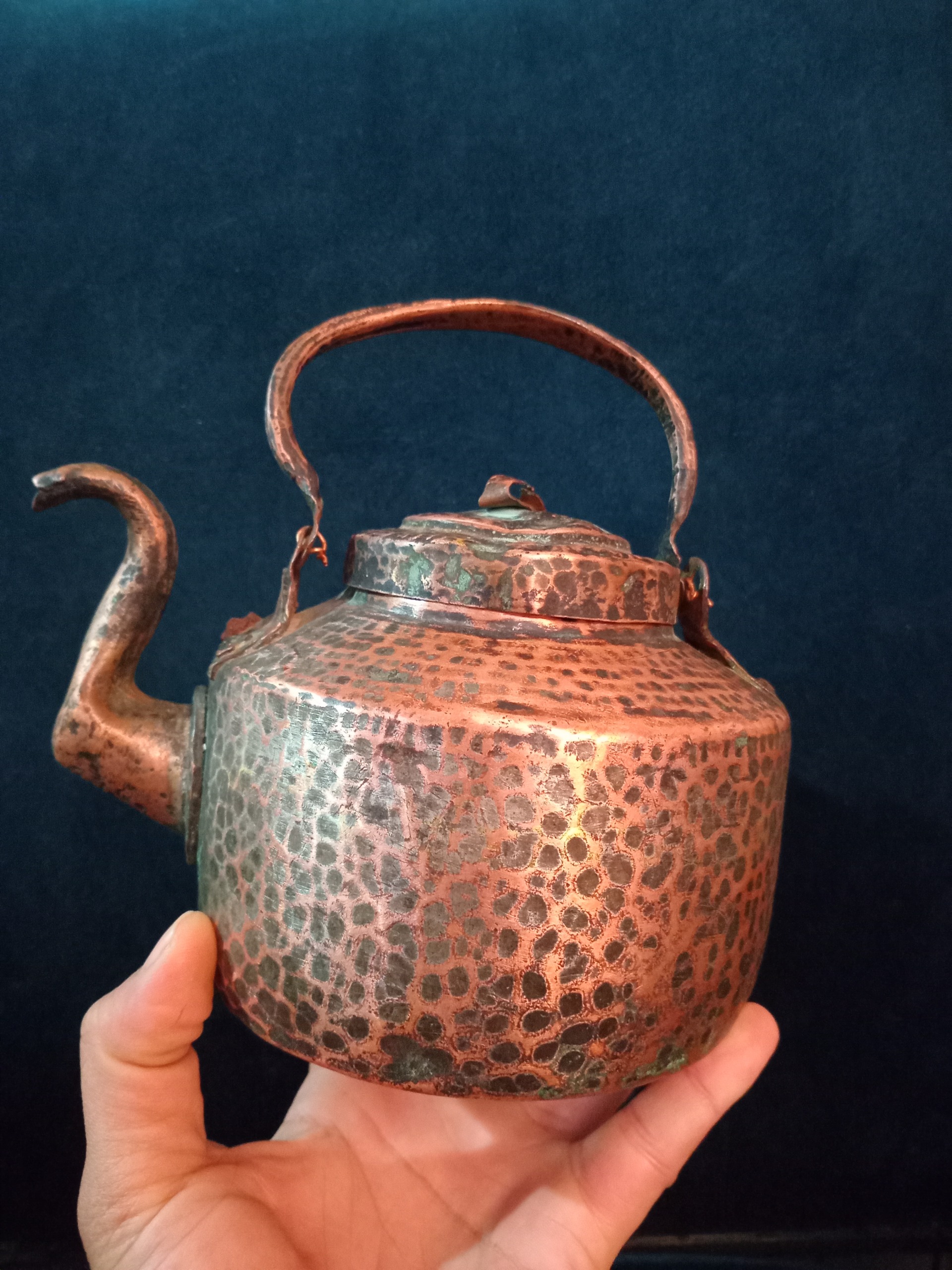 کتری مسی چکشی کهنه قاجاری بکر و زیبا کلکسیونی