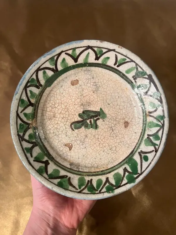 بشقاب یا پیشدستی سفالی کهنه قاجاری خوشرنگ