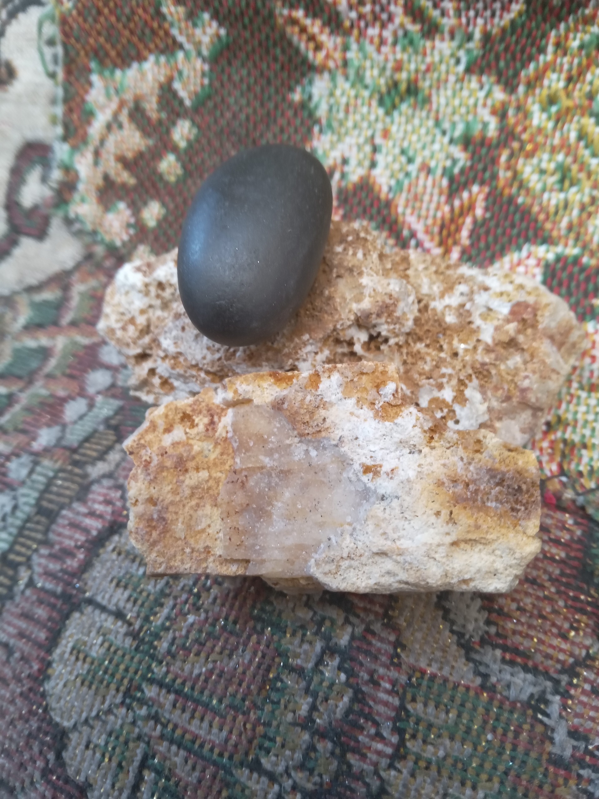 سنگ مشکوک به شهاب سنگ