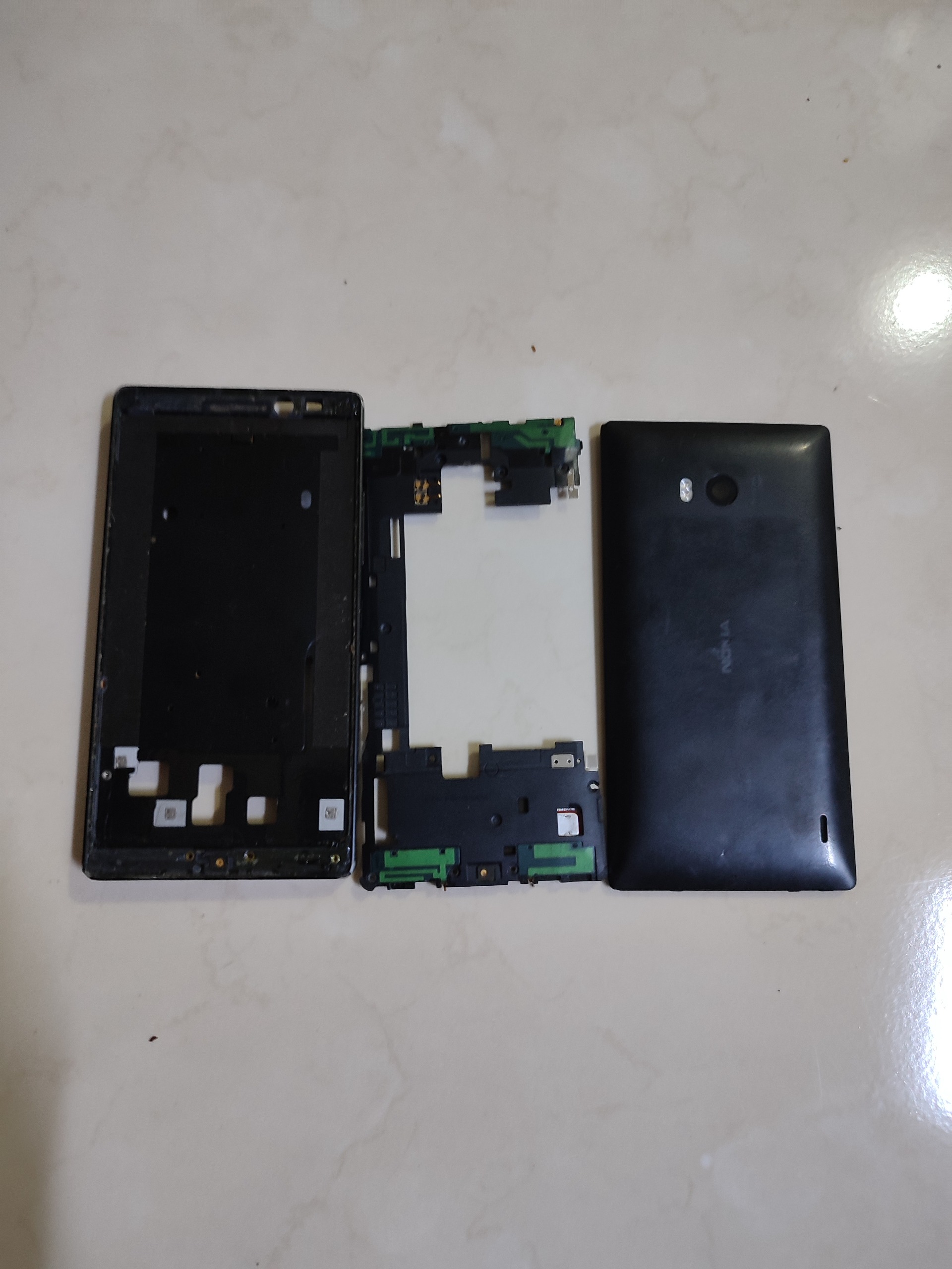 قاب و فریم کامل نوکیا لومیا 530 با لوازم روی قاب