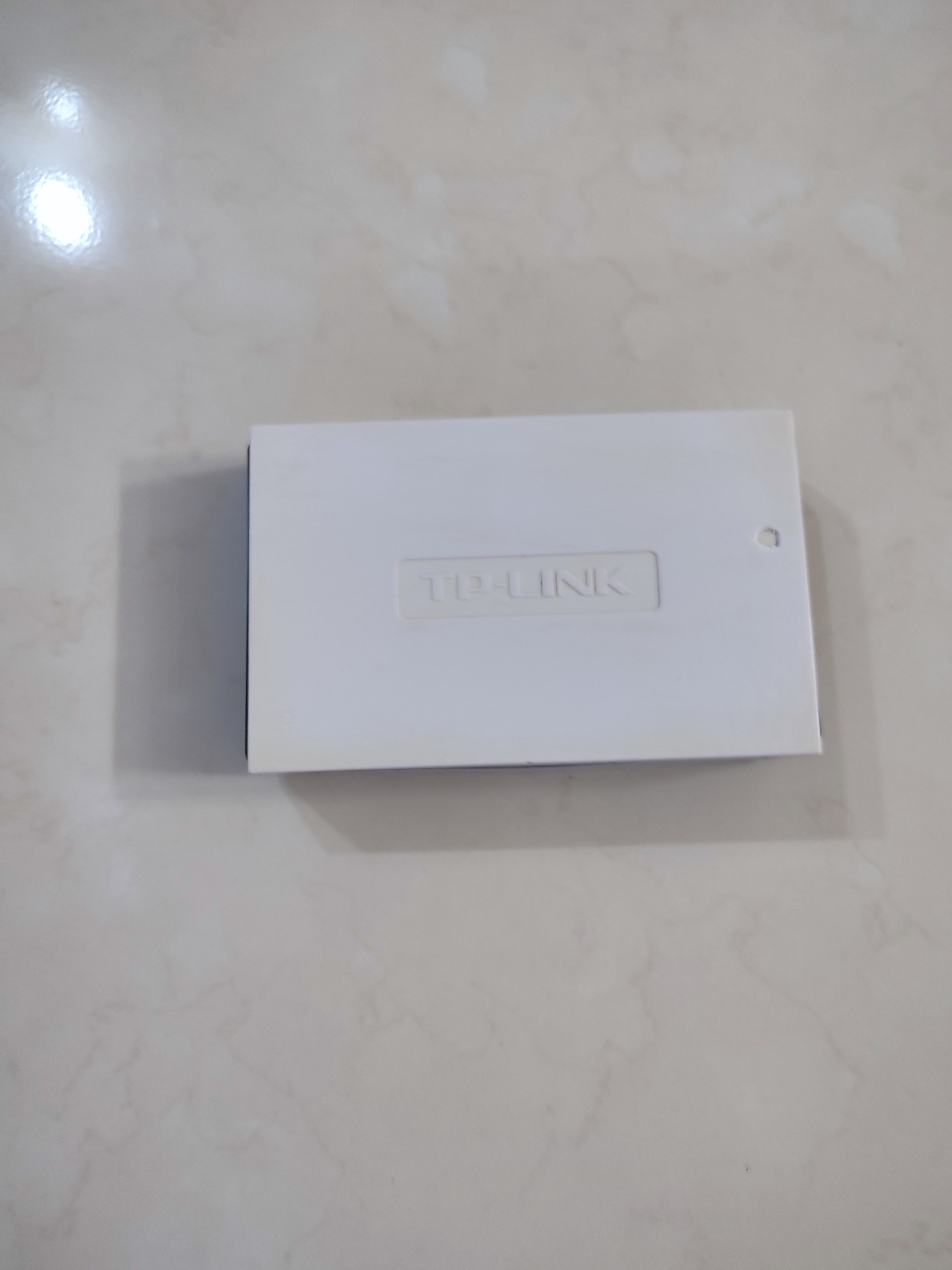 سوییچ شبکه 8 پورت تی پی لینک تمیز و سالم