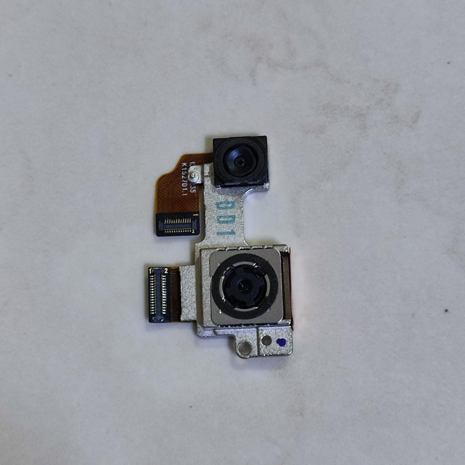 2 دوربین گوشی  اچ تی سی M8