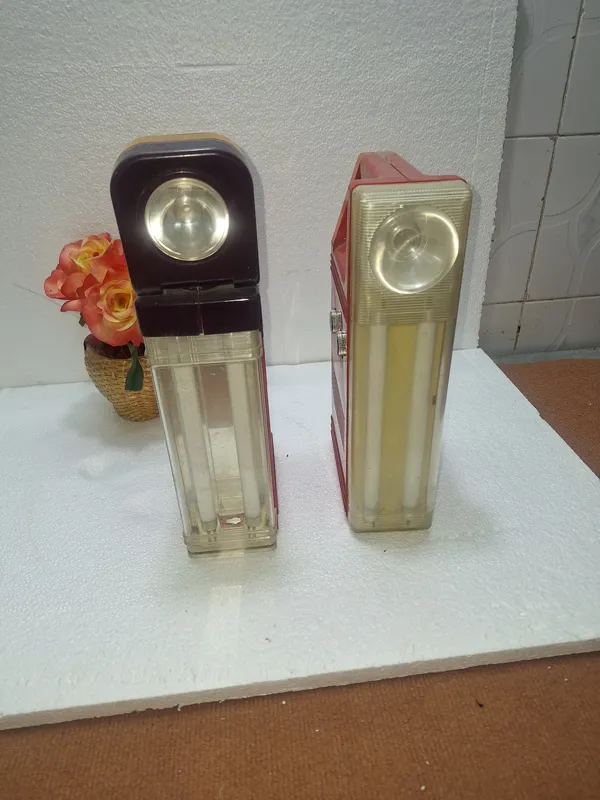دوعددچراغ شارژی ورادیوداراضطرای آنتیک