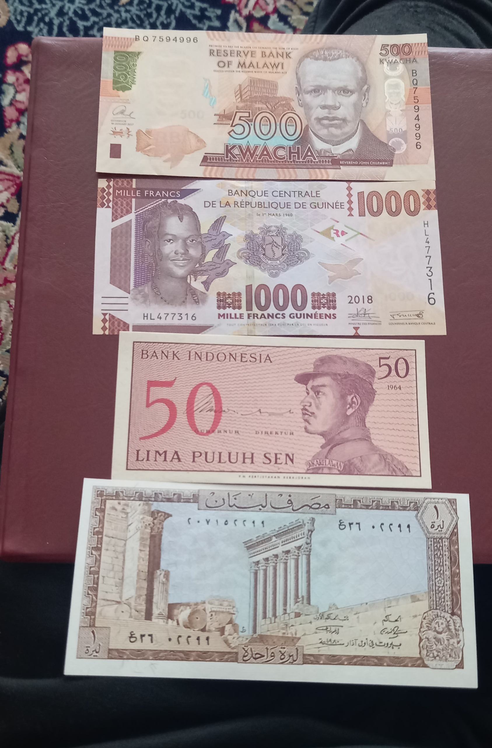 4عدد اسکناس بانکی خارجی
