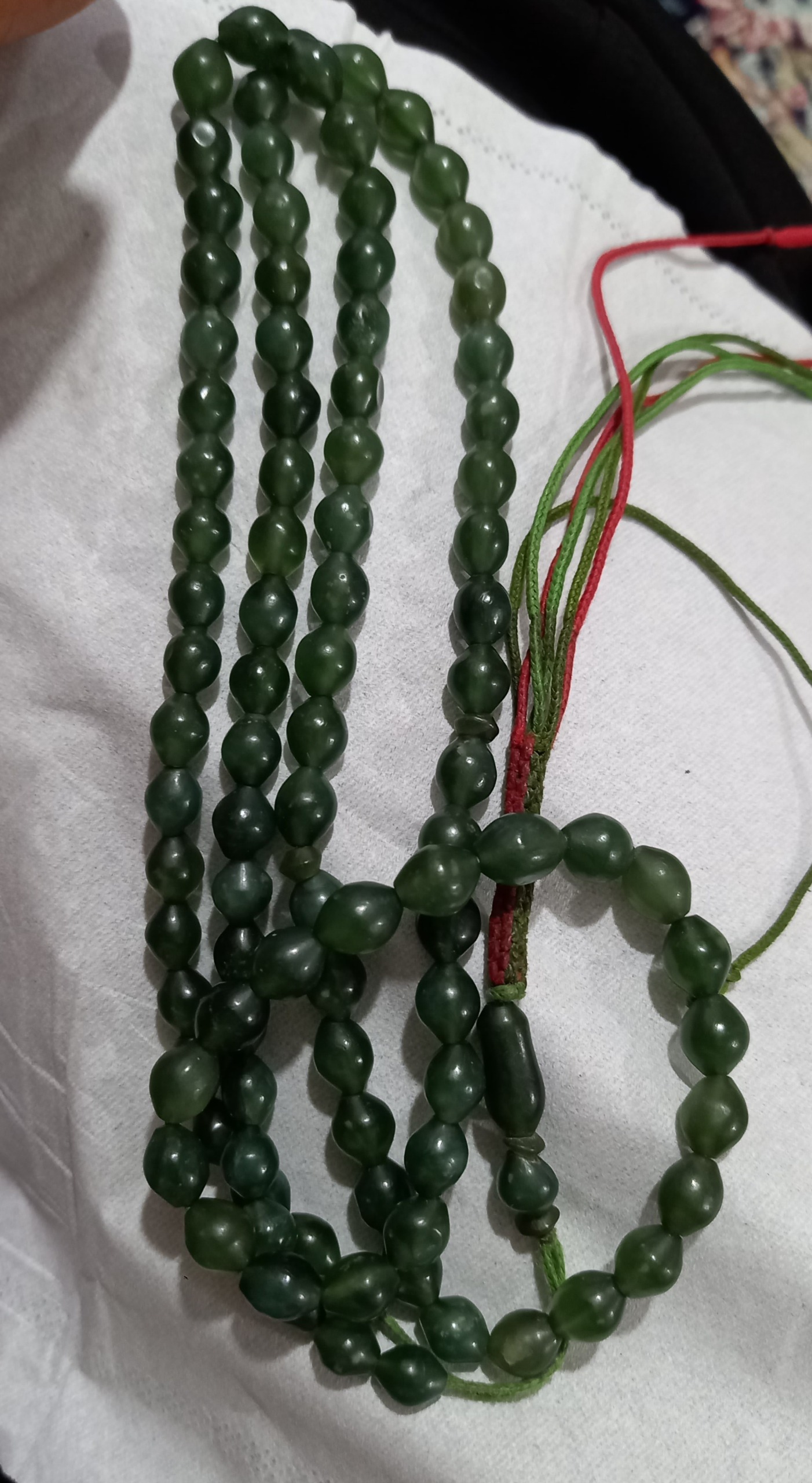 تسبیح 101دانه شاه مقصودی رنگ سبز کهنه