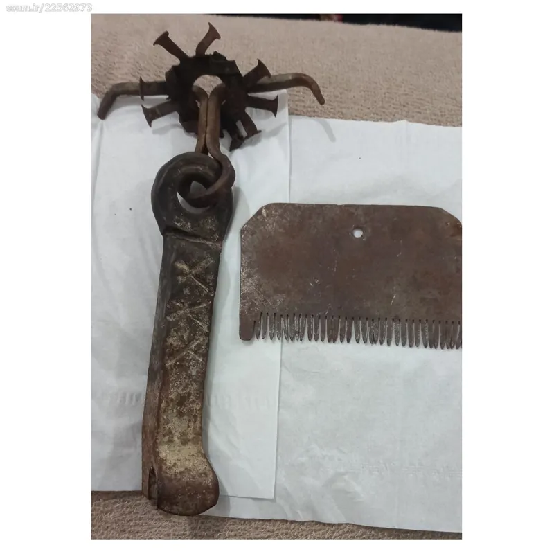 دوعدد ابزار فولادی قاجاری کهنه