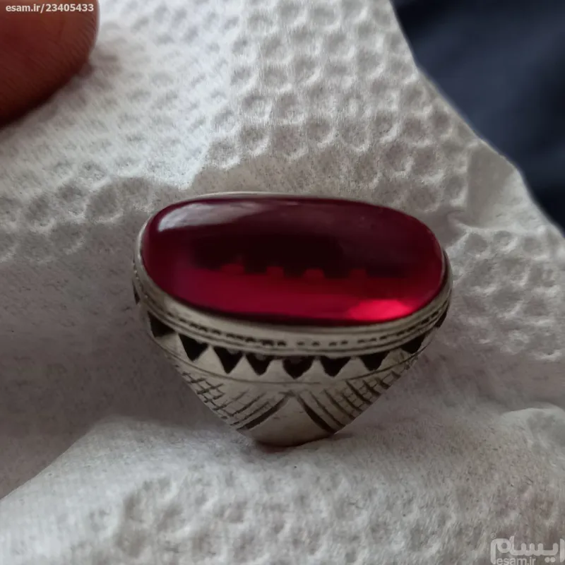 انگشتر ناب یاقوت کهنه بادامی بینظیر