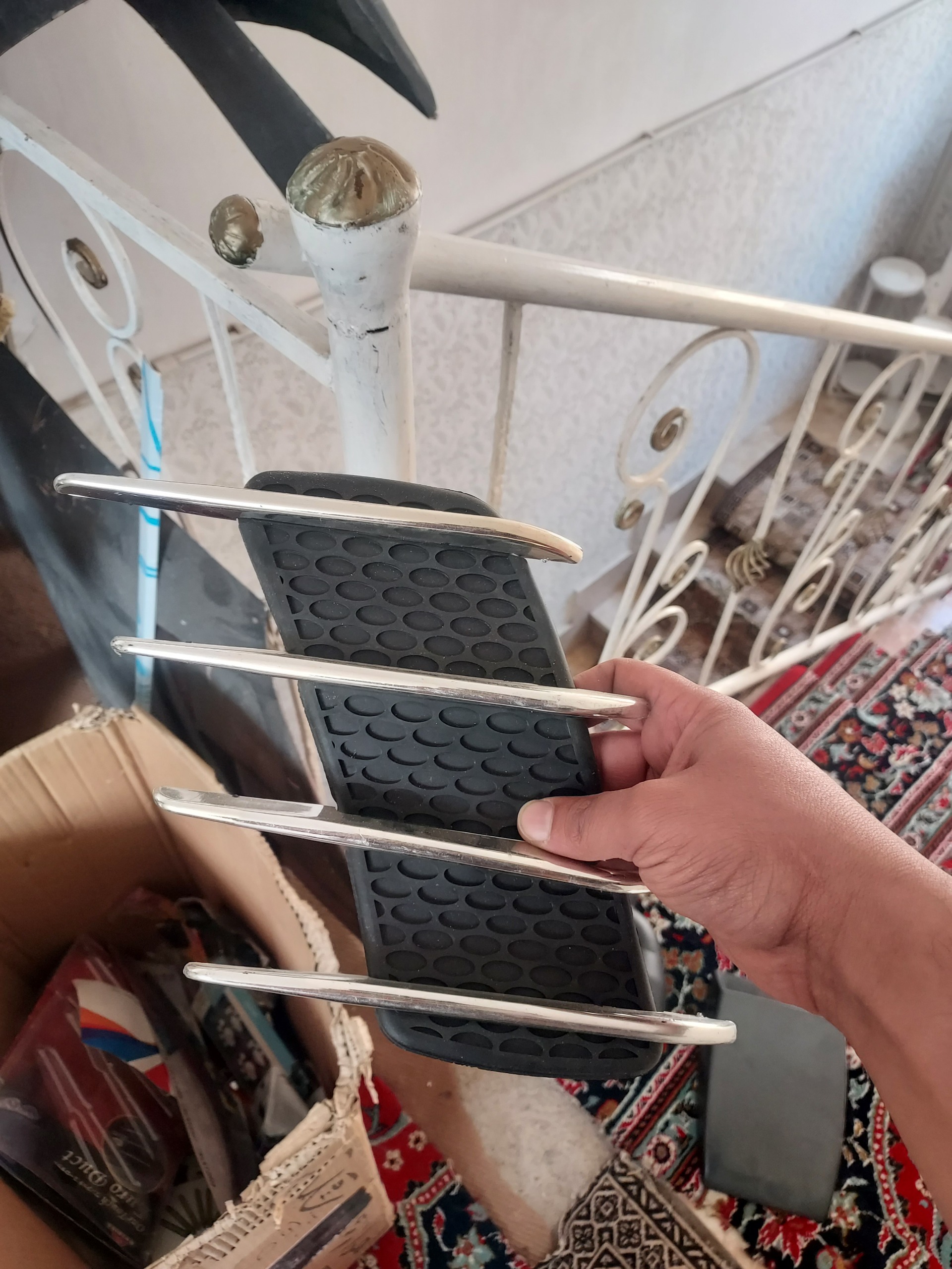 هود کاپوت و گلگیر