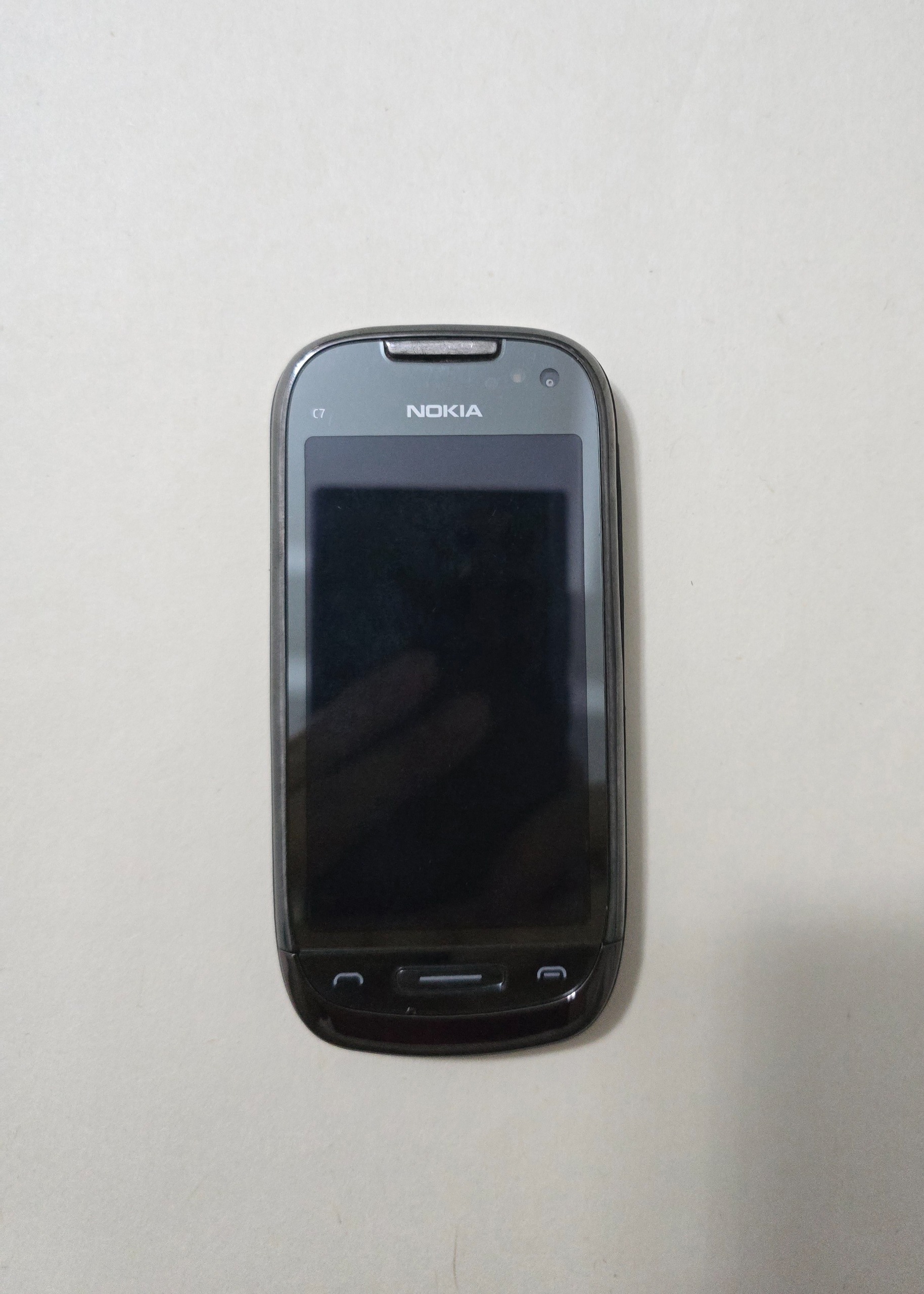 Nokia C7 کاملا سالم