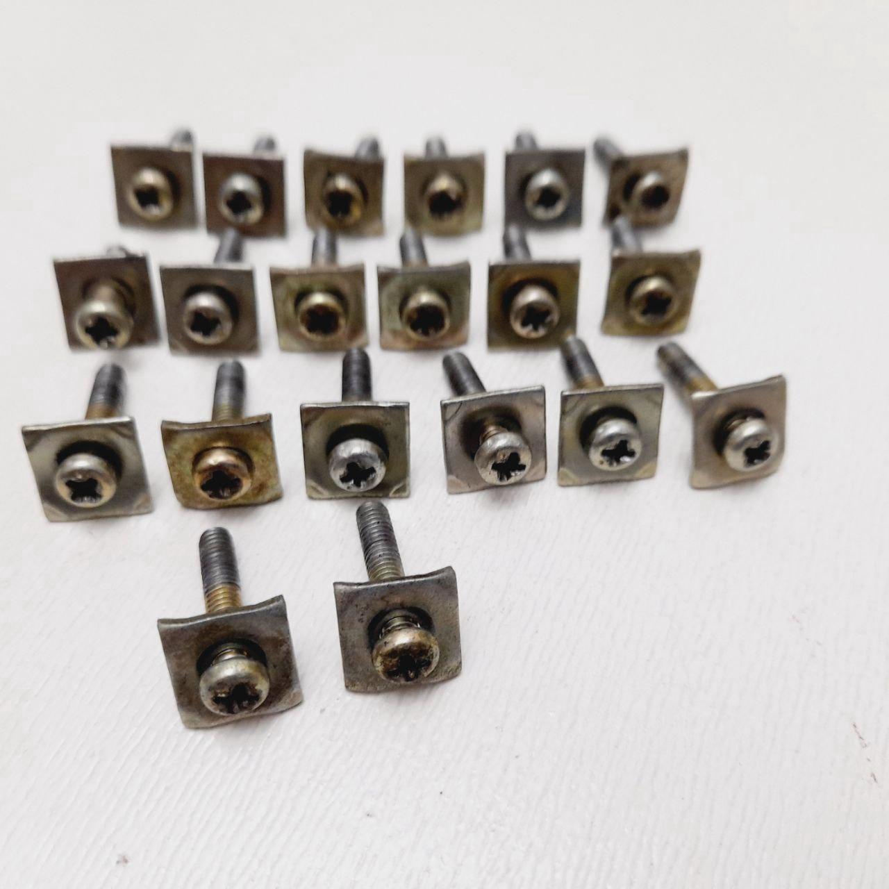 20 عدد پیچ بدنه استریو