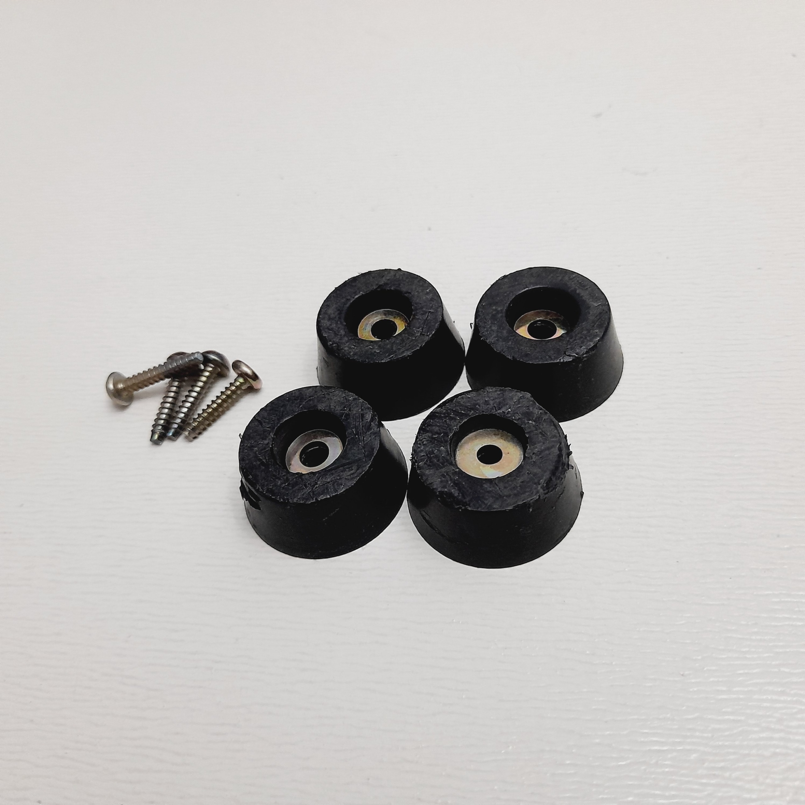 4 عدد پایه استریو