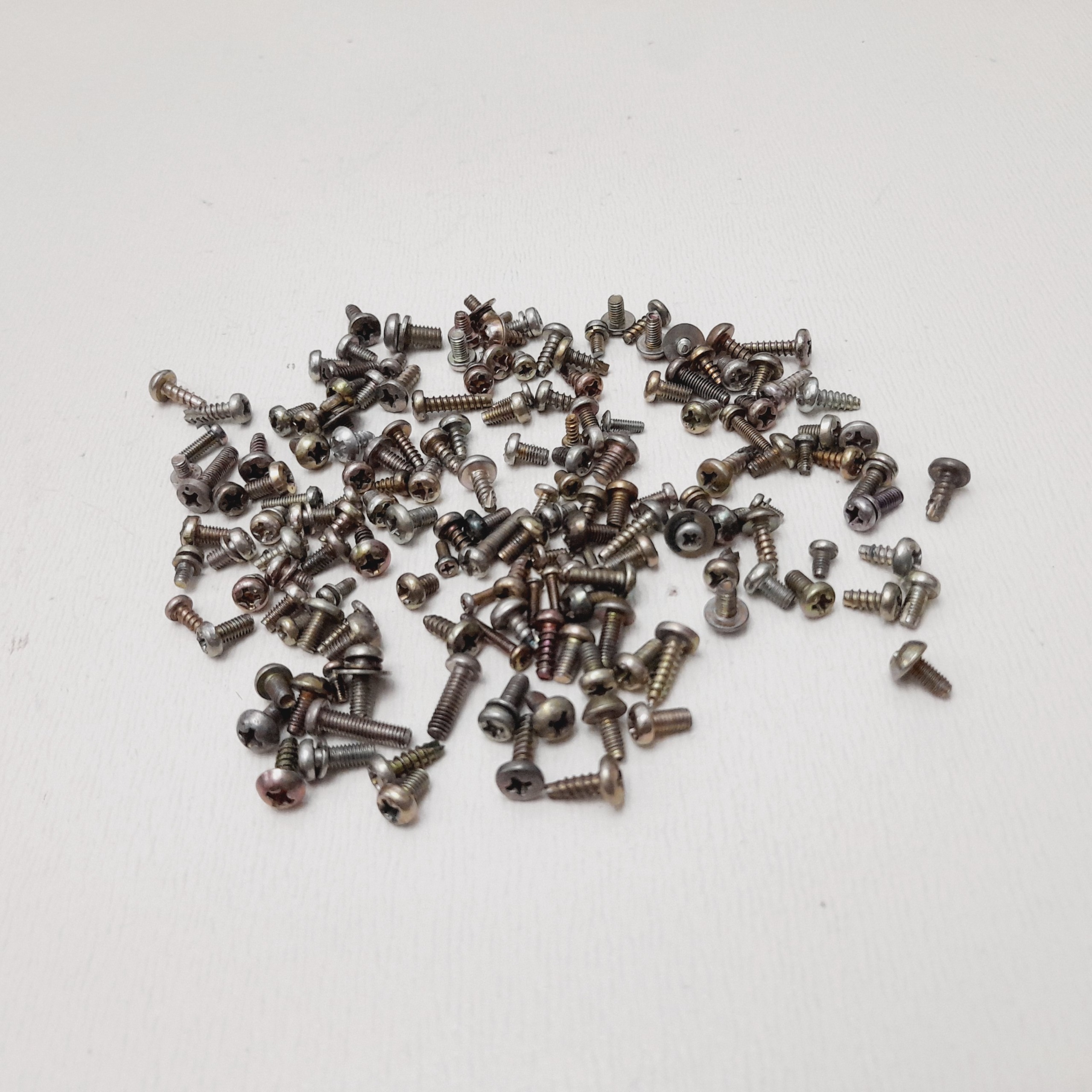 150 عدد پیچ متنوع کد127