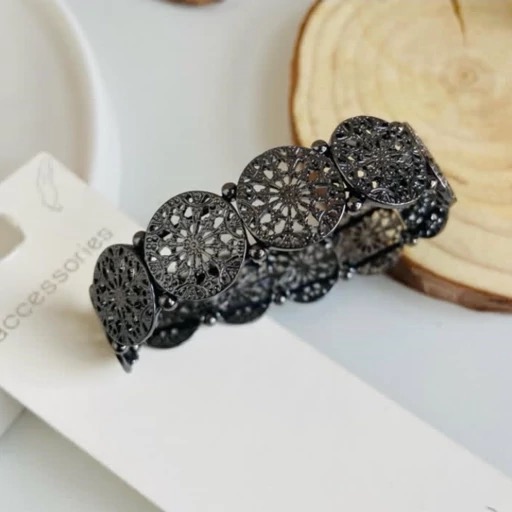 دستبند زنانه آبکاری نقره طرح سنتی