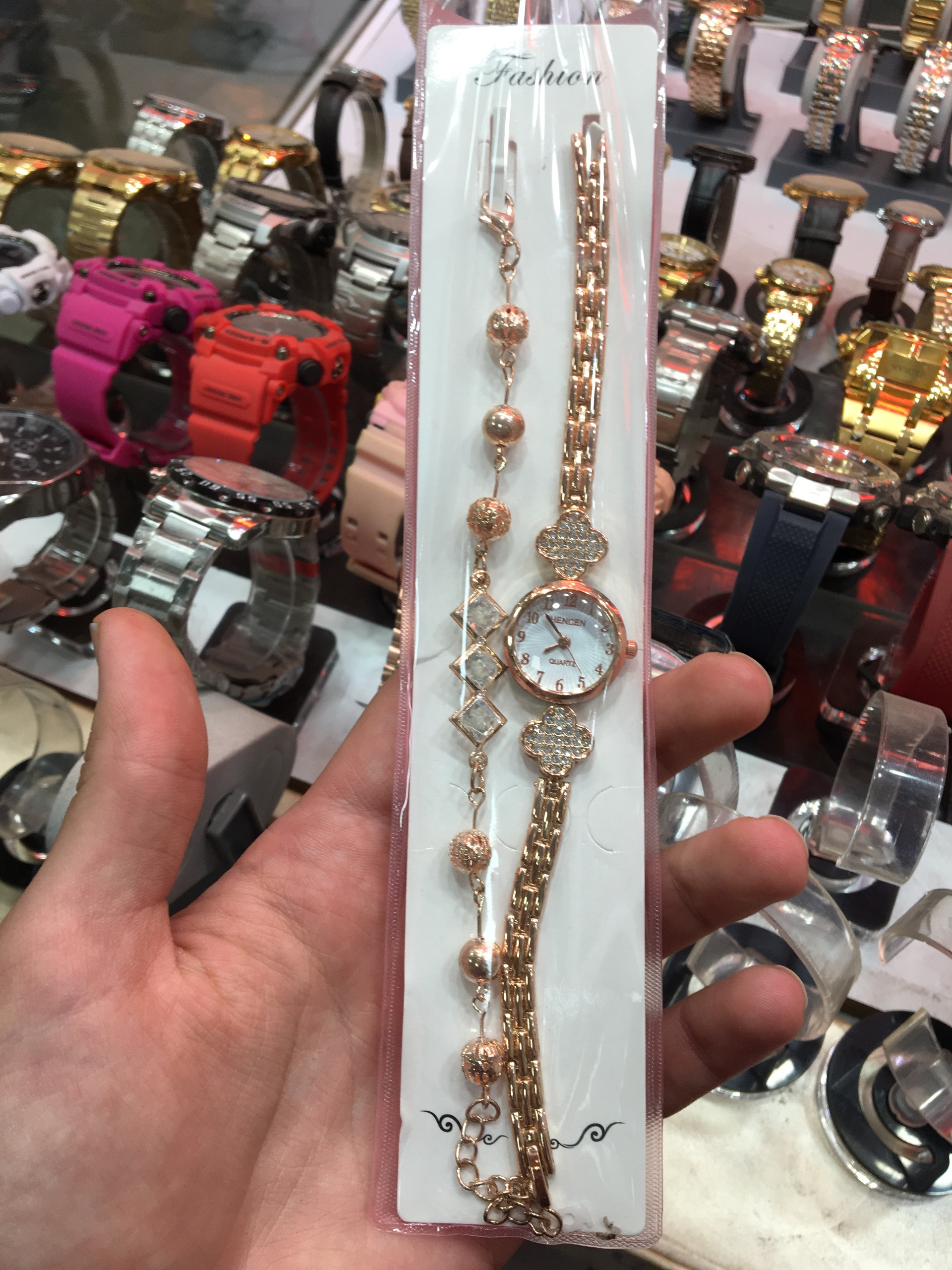 ساعت مچی زنانه مجلسی برند هنسن