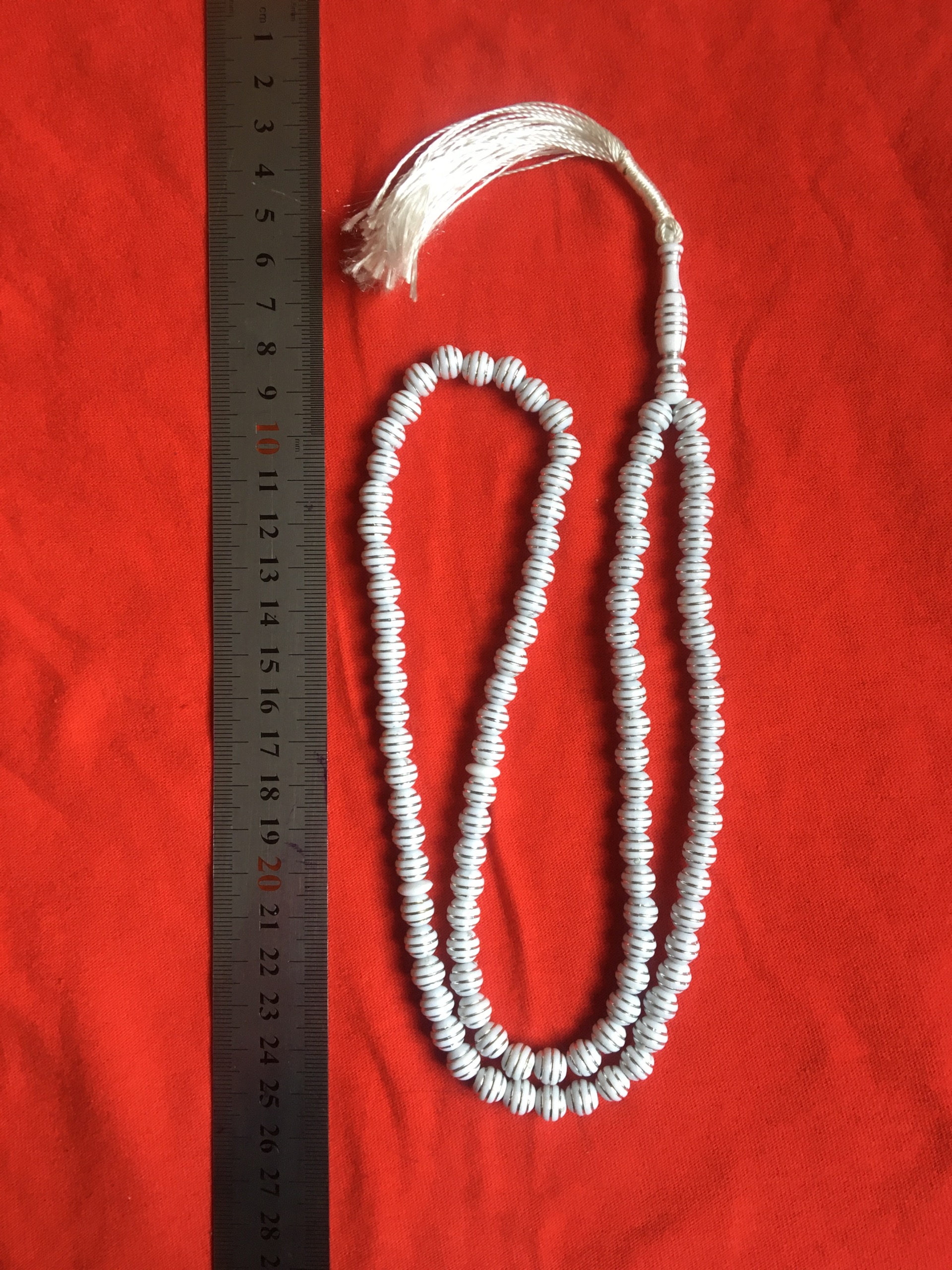 تسبیح سفید حکاکی شده 101 دانه(قدیمی و زیبا)