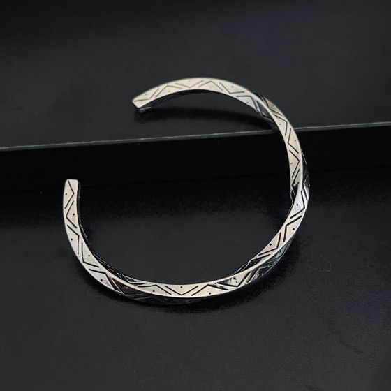 دستبند مردانه استیل خط دار