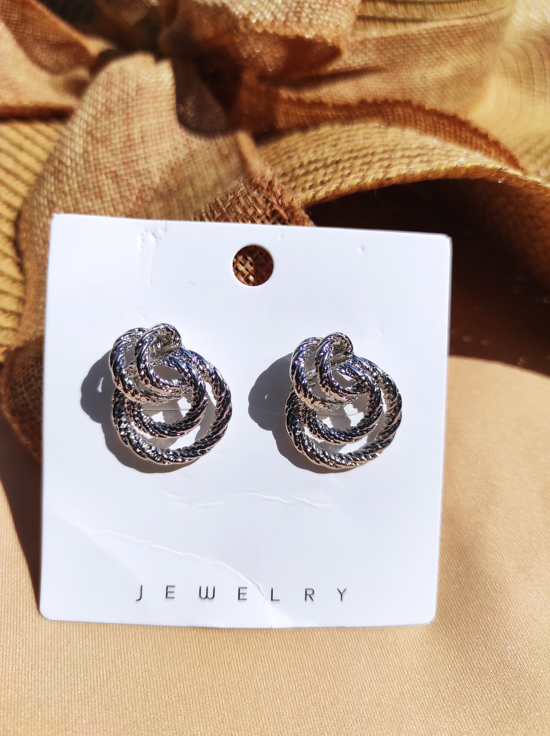 گوشواره زنانه فانتزی و مجلسی نقره ای