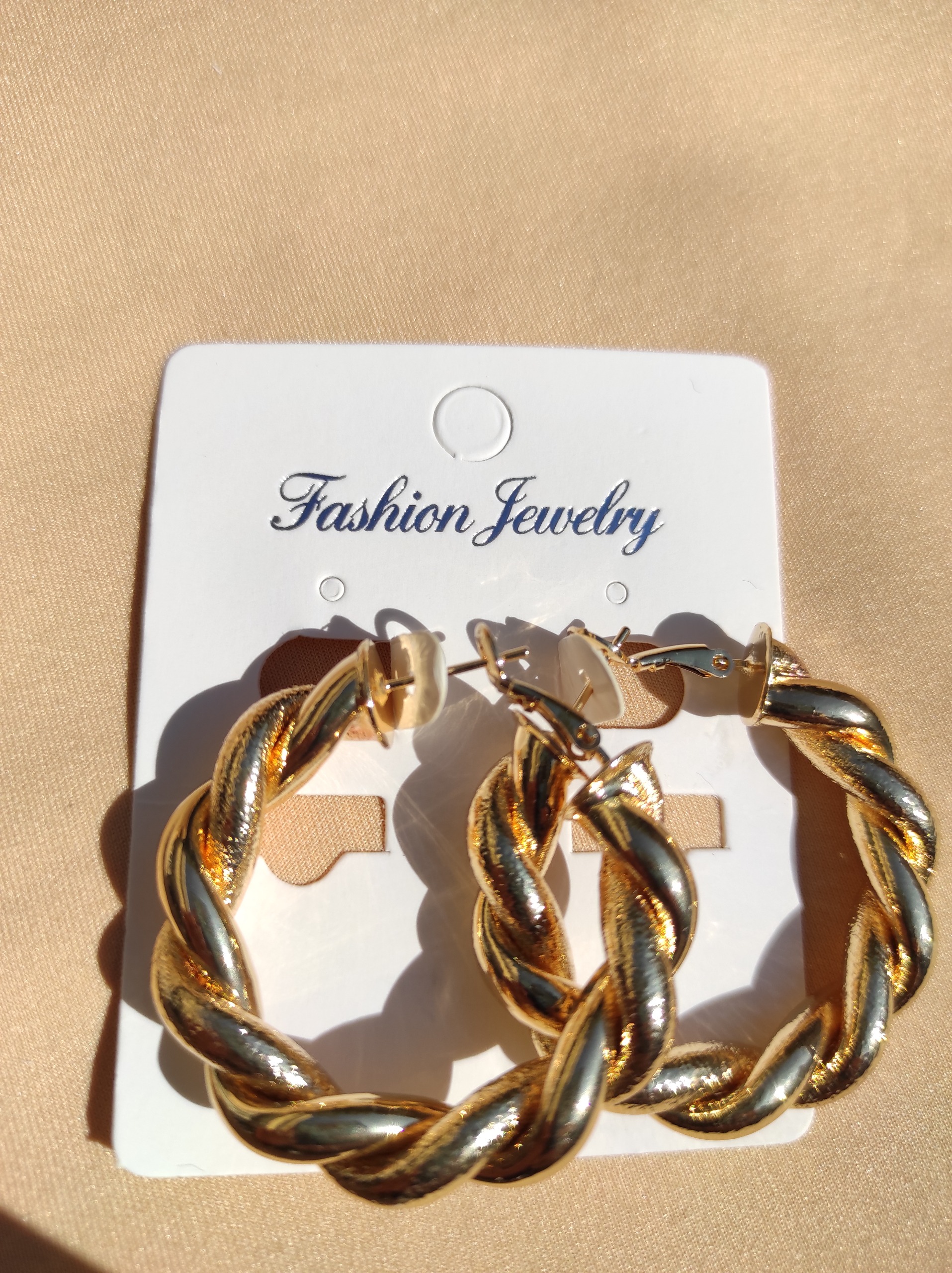 گوشواره حلقه ای پیچ خورده درخشان شیک و مجلسی طلایی