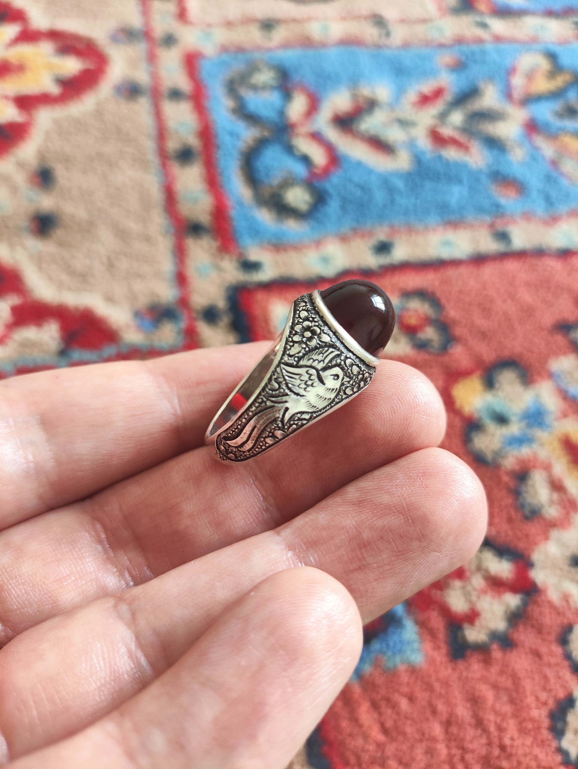 انگشتر عقیق سرخ سیاه استاد جنگی