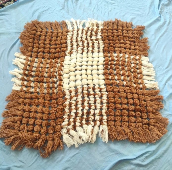 رومیزی دستباف جنس کاموا 7070 قهوه ای روشن